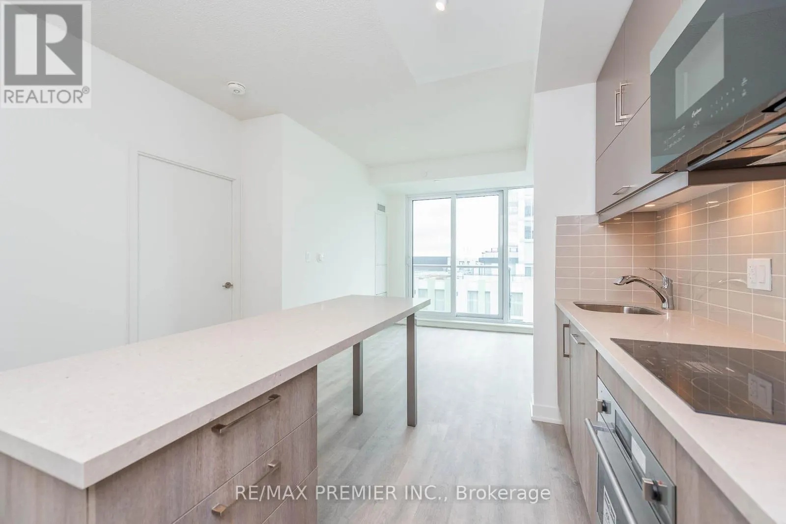 1116A - 8119 BIRCHMOUNT ROAD