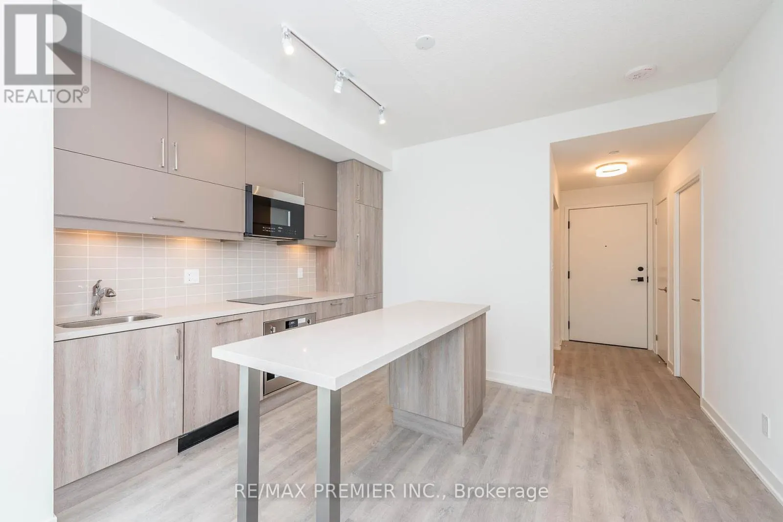 1116A - 8119 BIRCHMOUNT ROAD