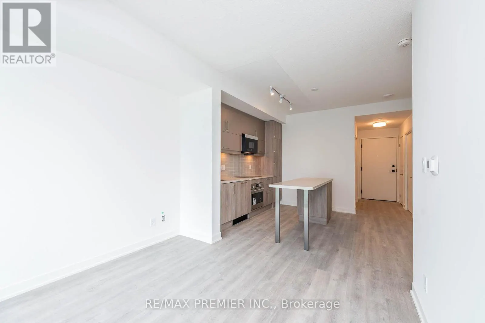 1116A - 8119 BIRCHMOUNT ROAD