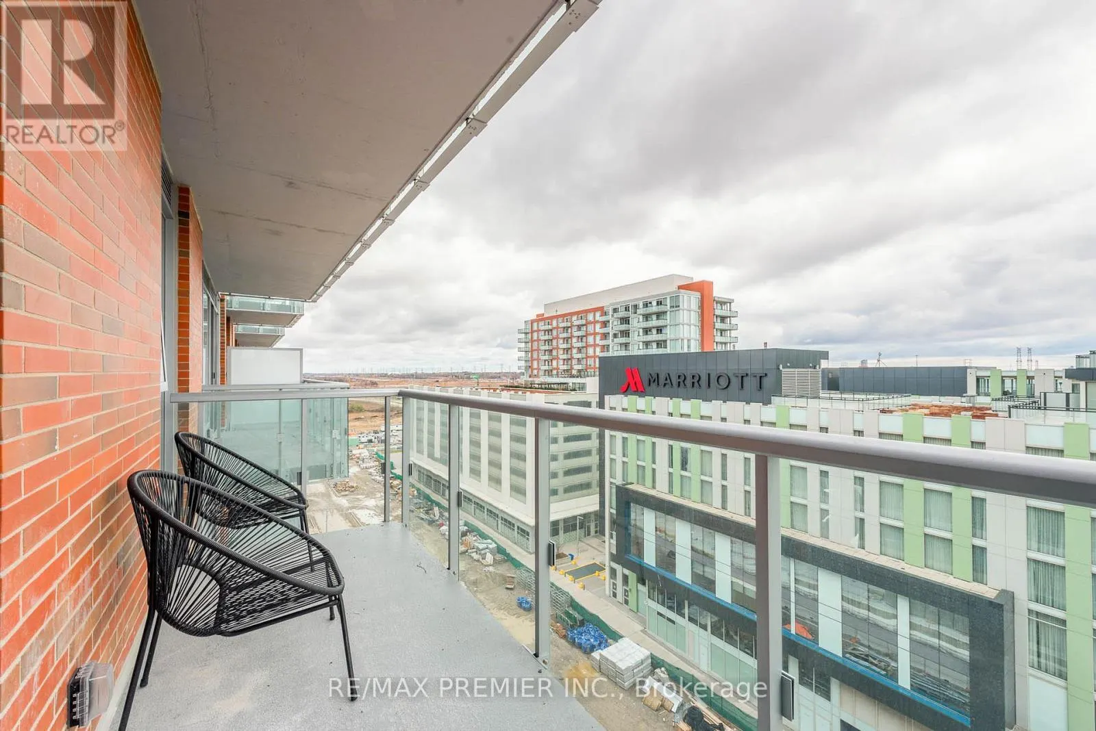 1116A - 8119 BIRCHMOUNT ROAD