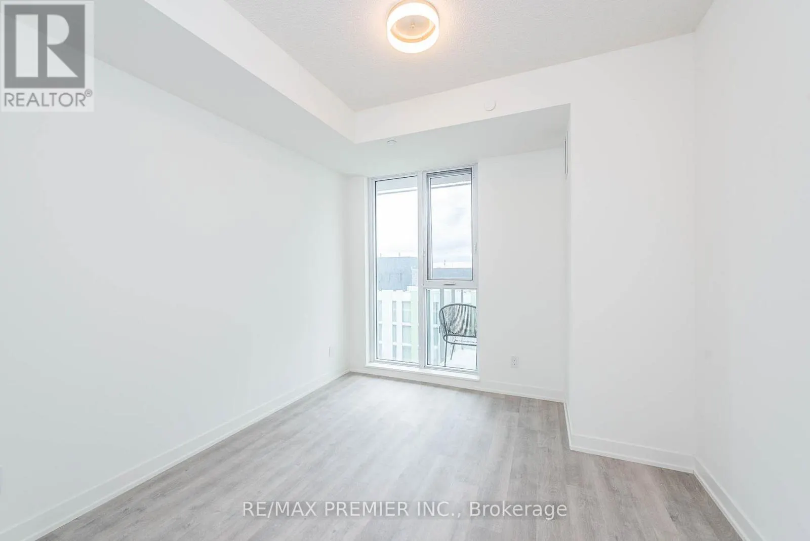 1116A - 8119 BIRCHMOUNT ROAD