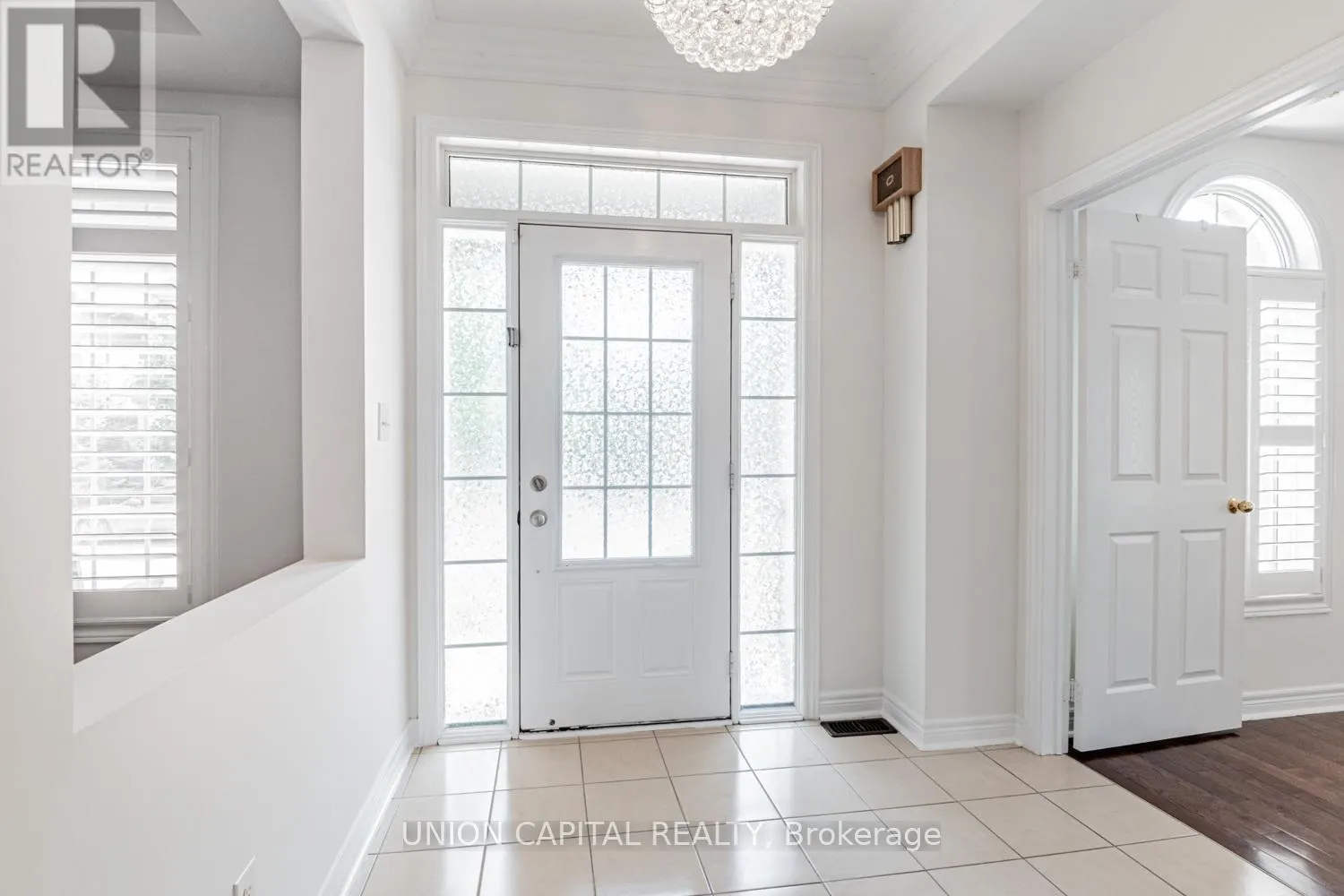 18 HONEY GLEN AVENUE