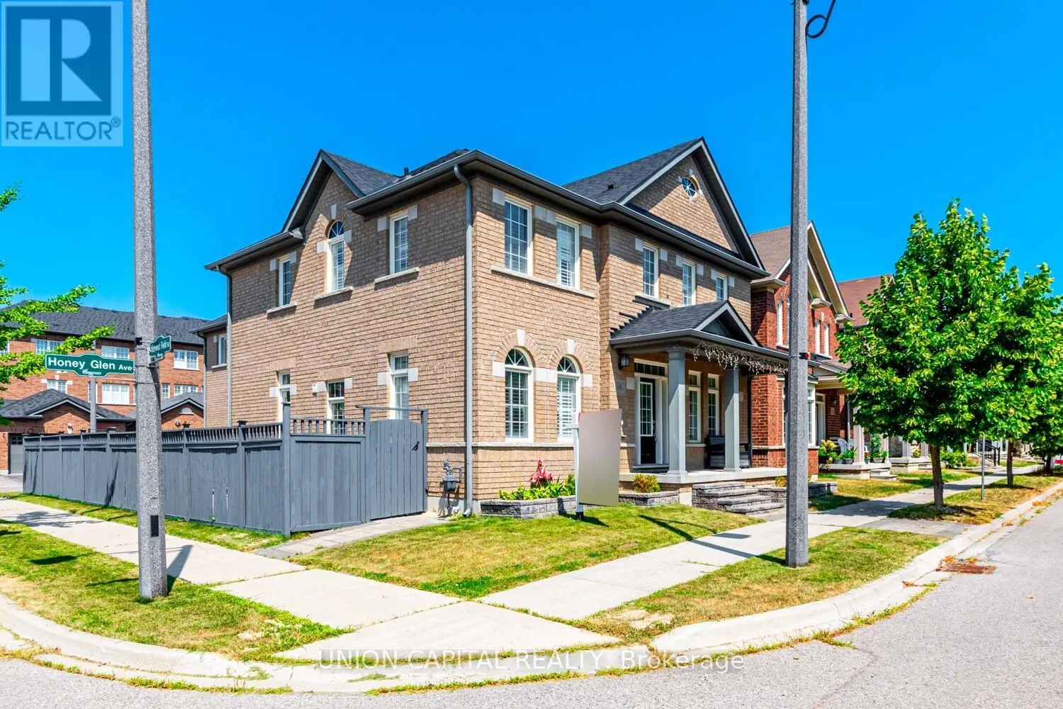 18 HONEY GLEN AVENUE