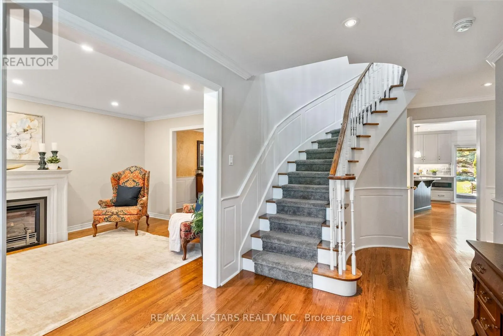 24 COLONEL SHARPE CRESCENT