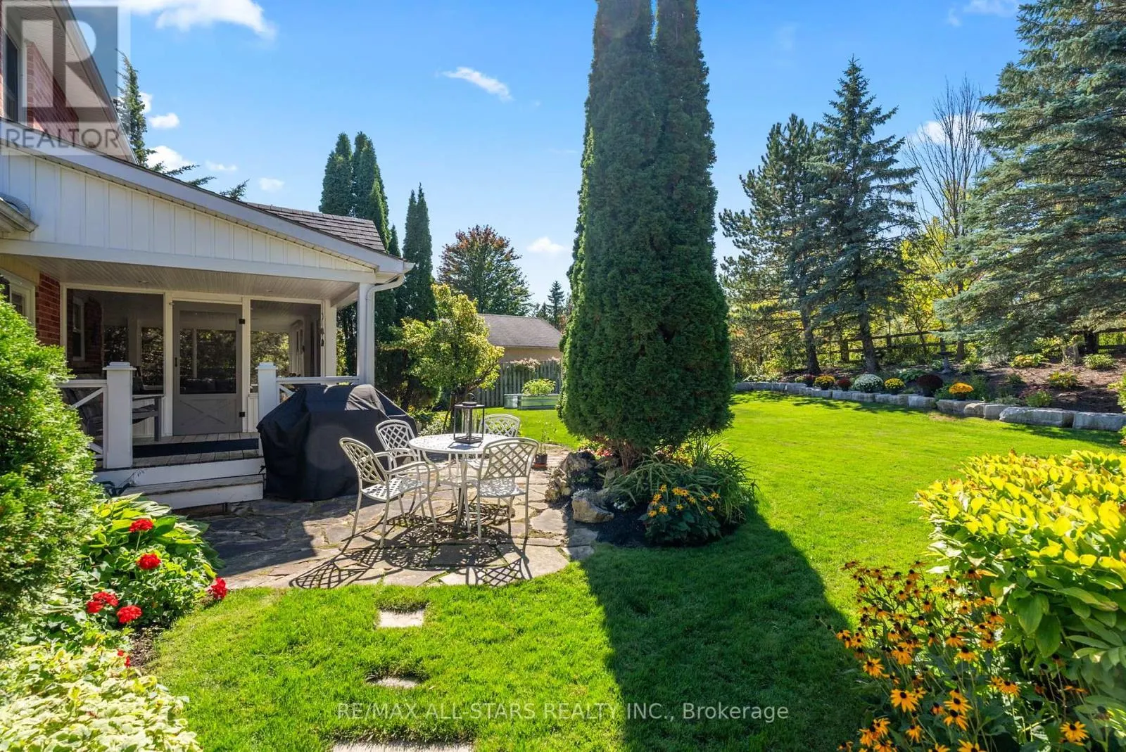 24 COLONEL SHARPE CRESCENT