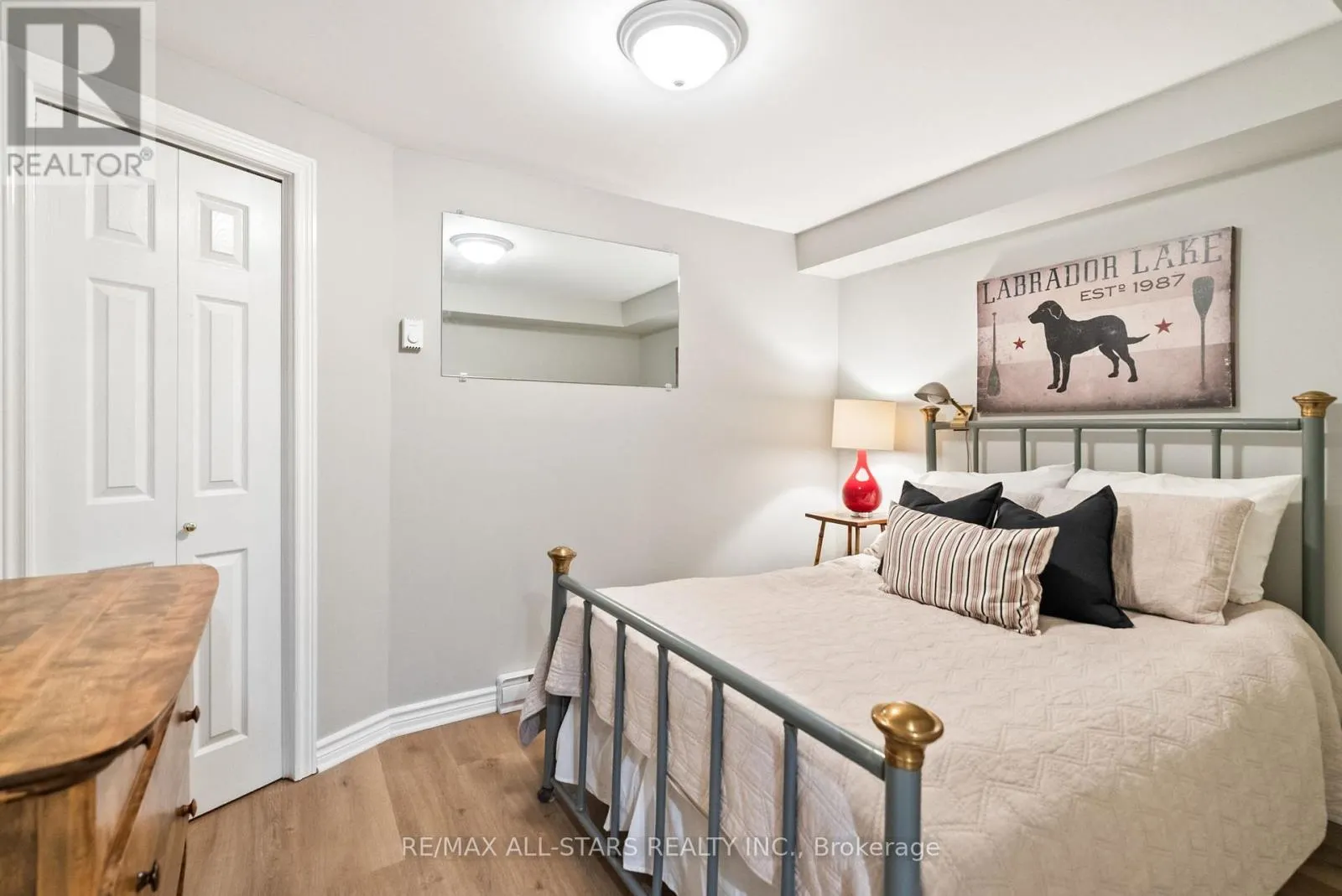 24 COLONEL SHARPE CRESCENT