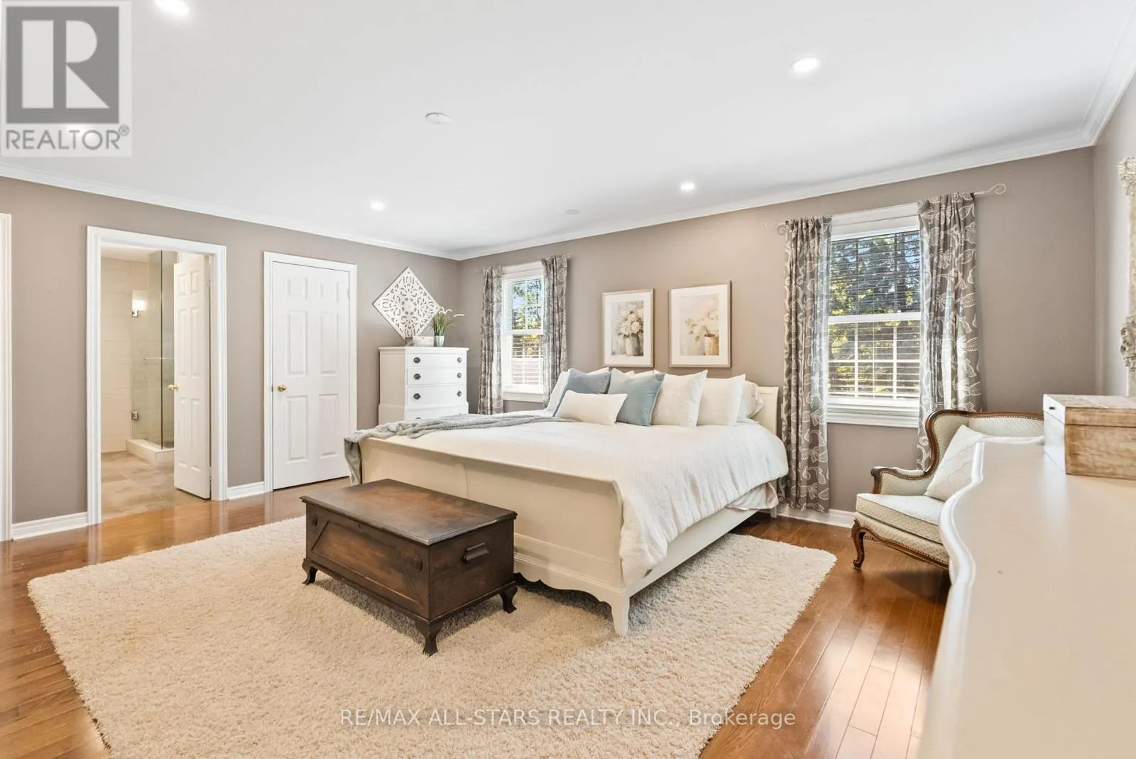24 COLONEL SHARPE CRESCENT