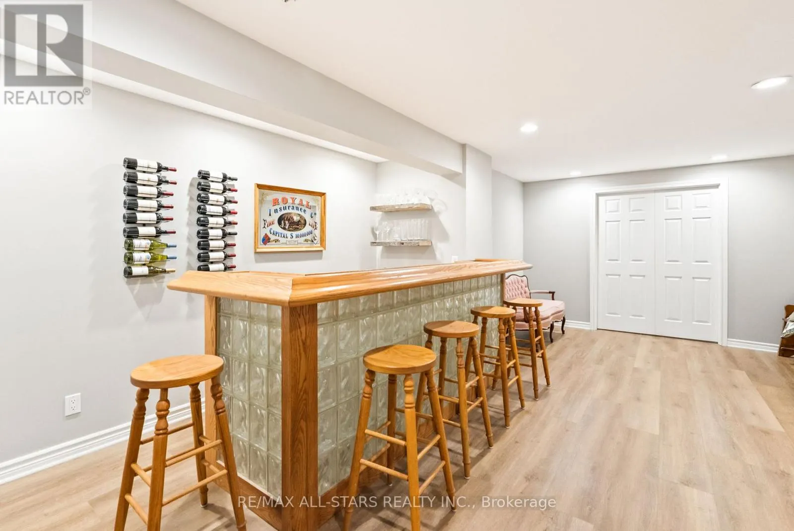 24 COLONEL SHARPE CRESCENT