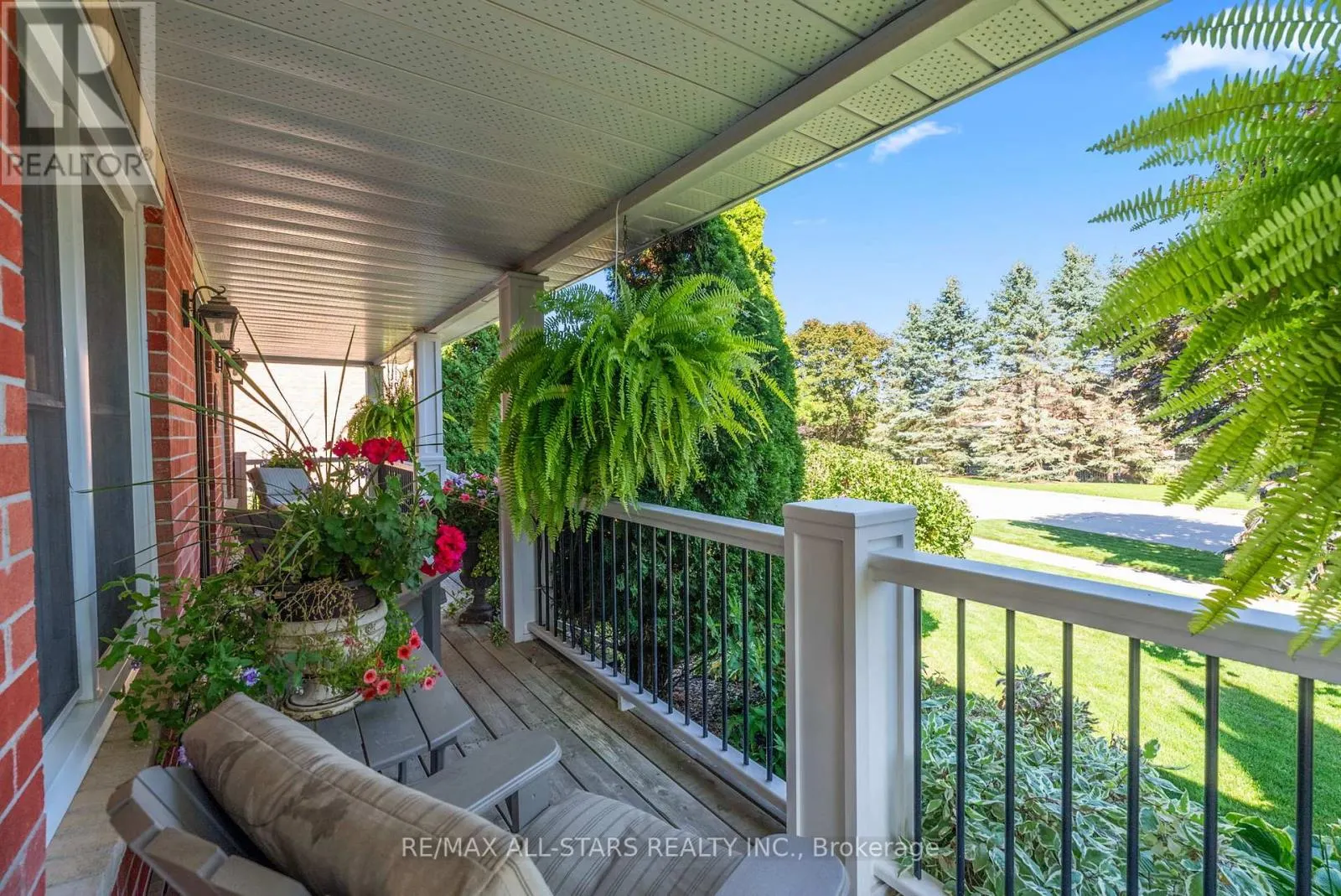 24 COLONEL SHARPE CRESCENT