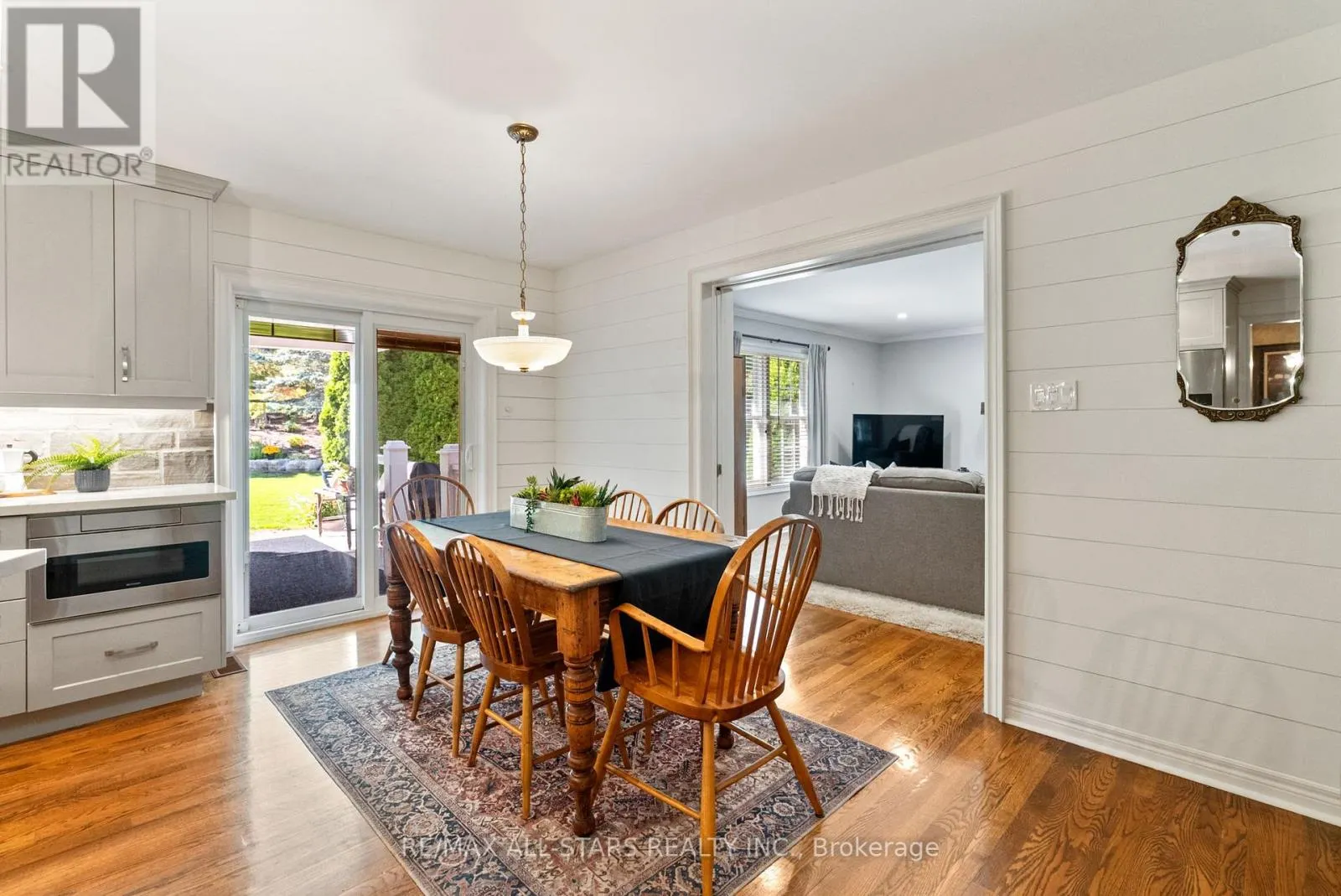 24 COLONEL SHARPE CRESCENT