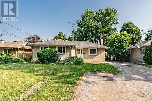 318 PALISER CRESCENT S