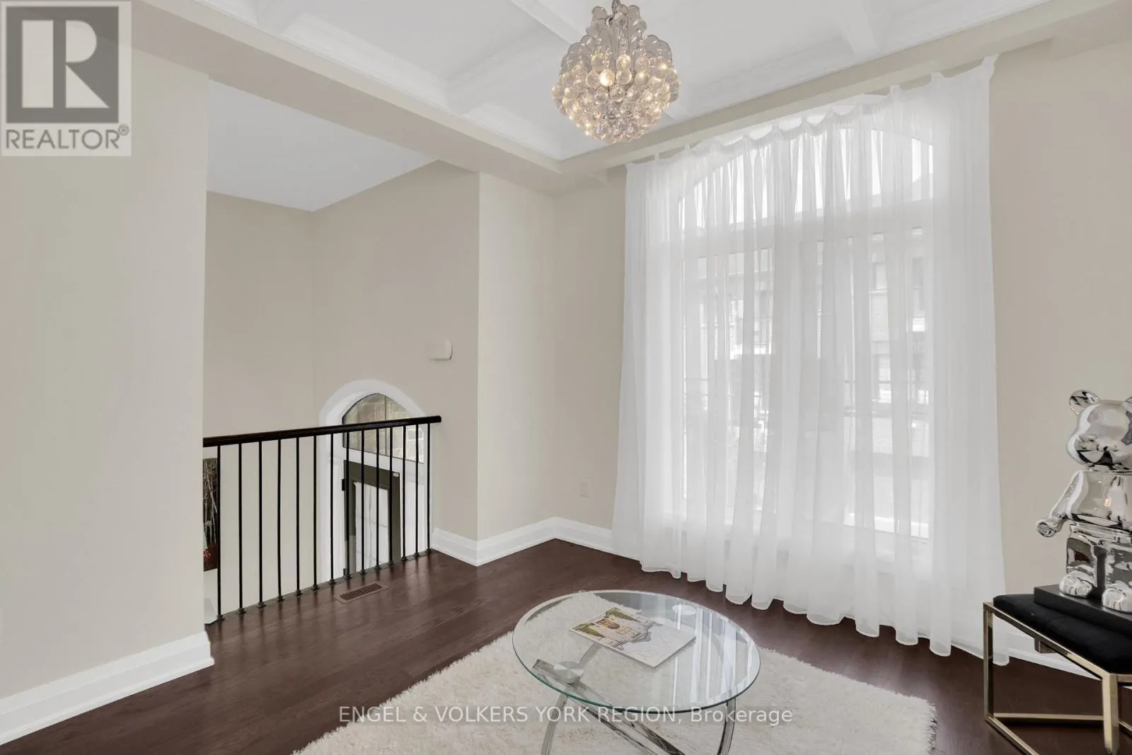 29 NARDINI LANE N