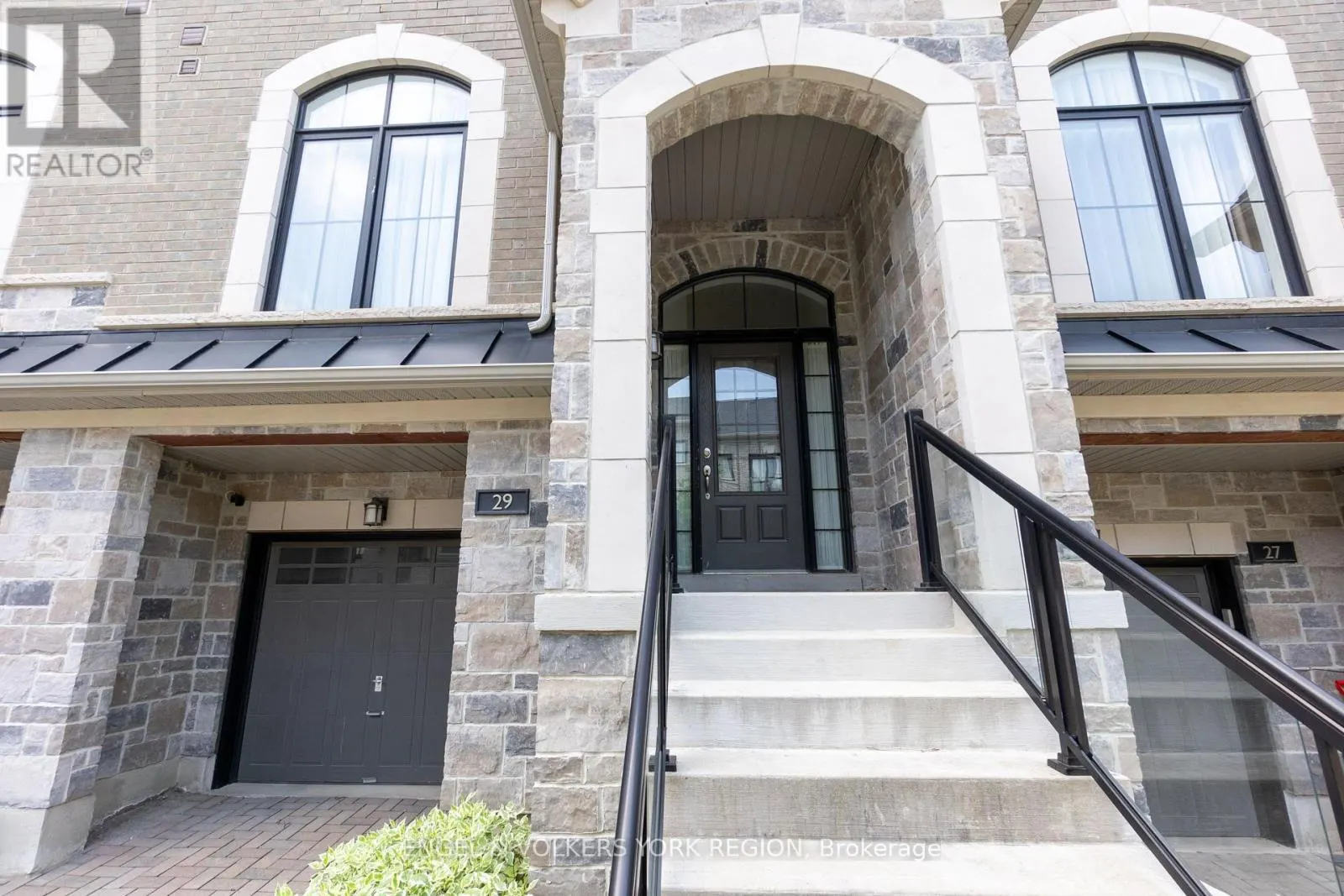 29 NARDINI LANE N