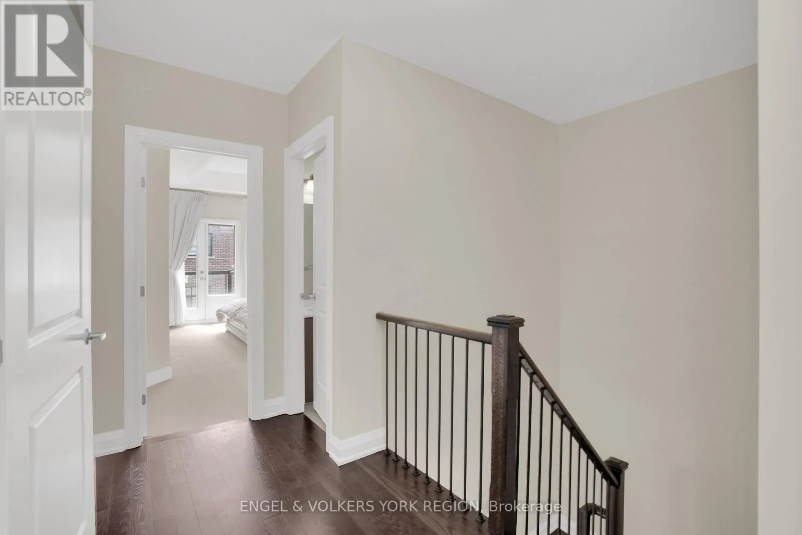 29 NARDINI LANE N