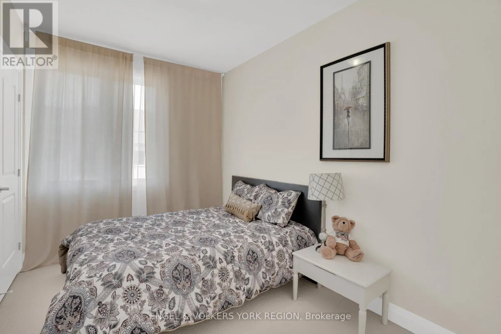 29 NARDINI LANE N