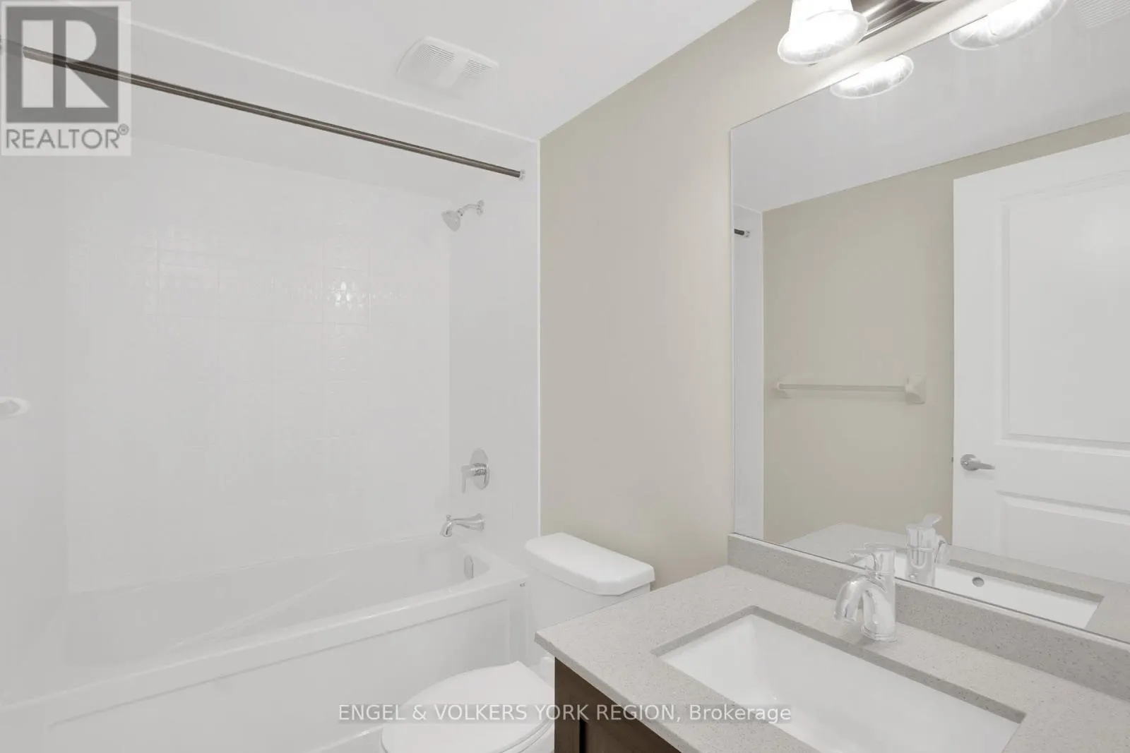 29 NARDINI LANE N