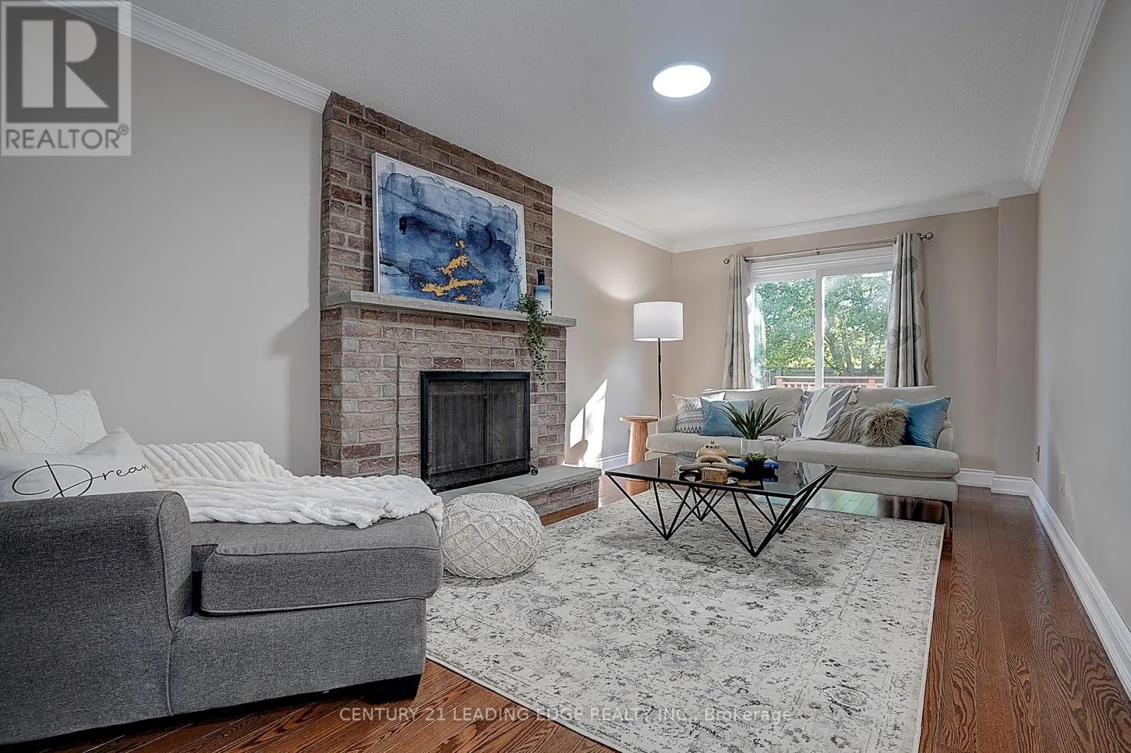 27 SAWYER CRESCENT
