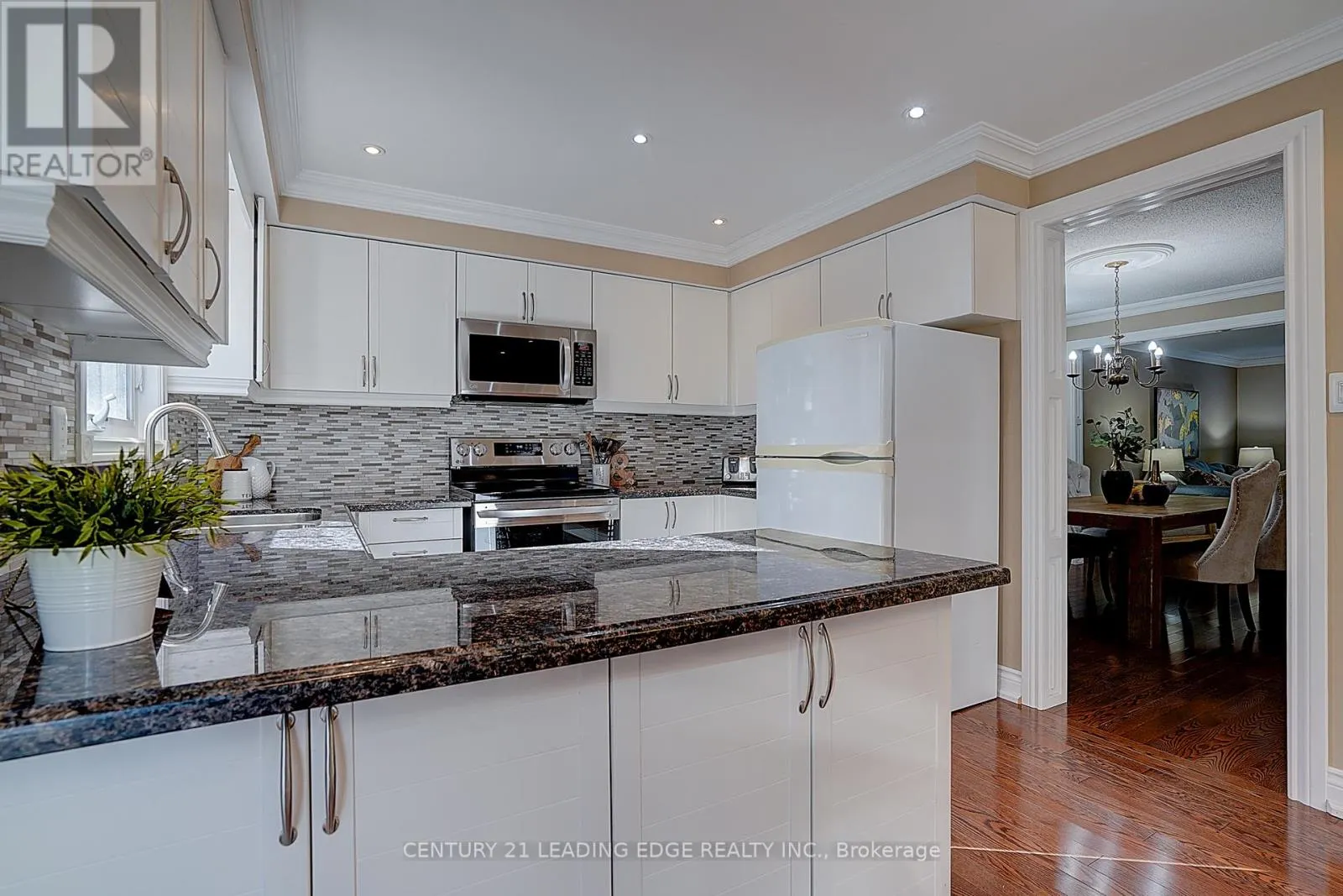 27 SAWYER CRESCENT