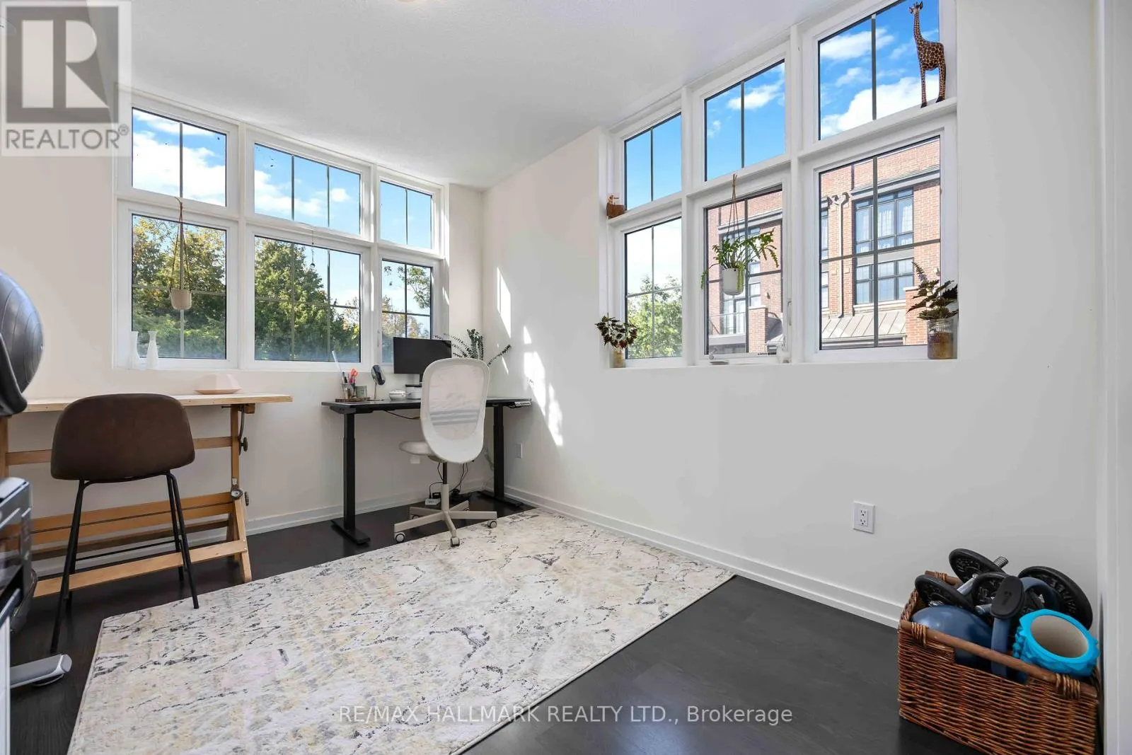 244 - 18 WHITAKER WAY
