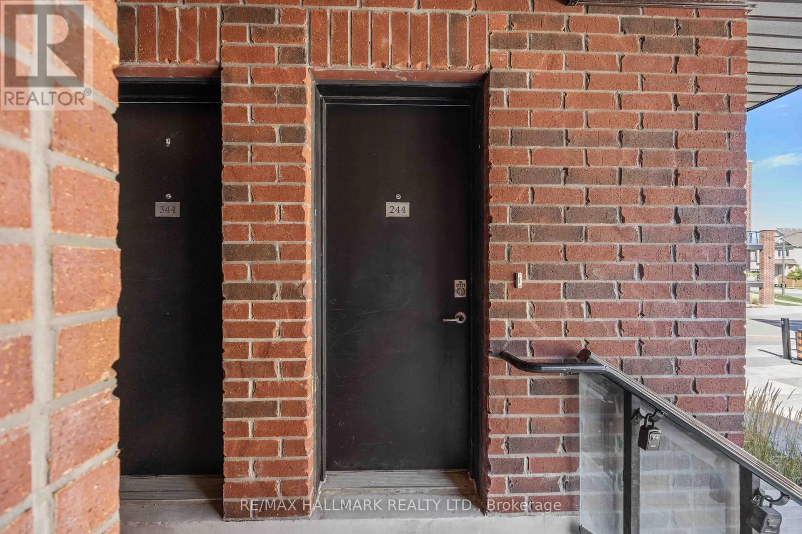 244 - 18 WHITAKER WAY