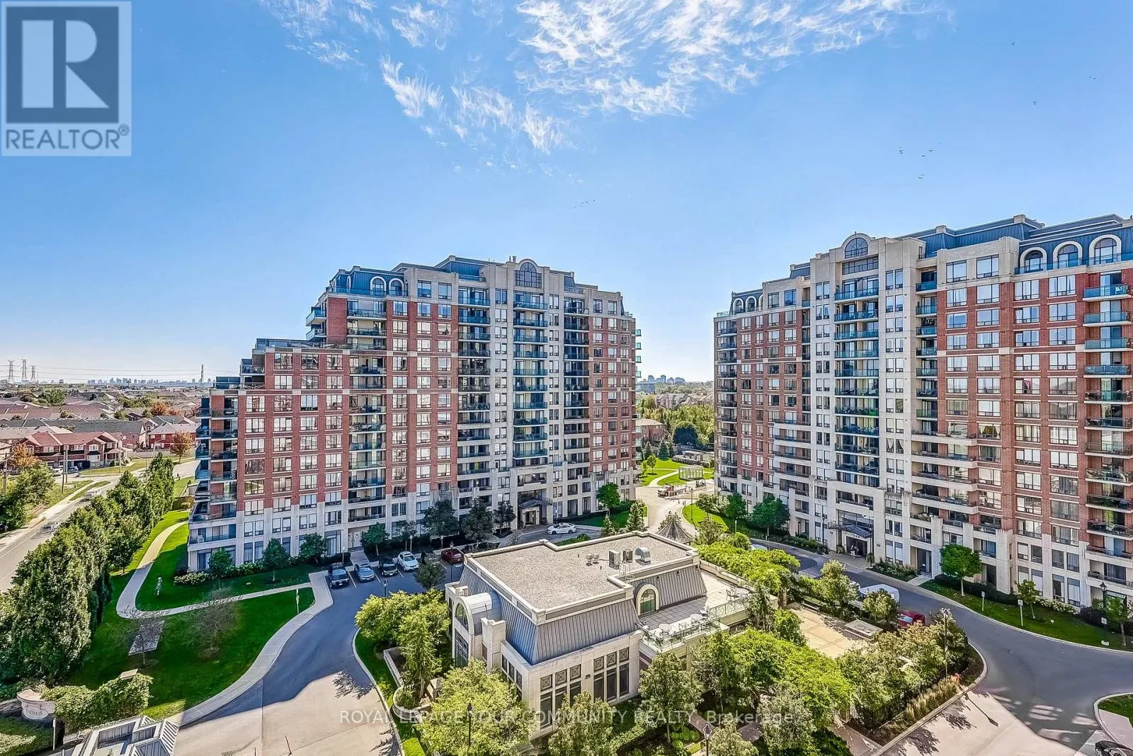 905 - 350 RED MAPLE ROAD