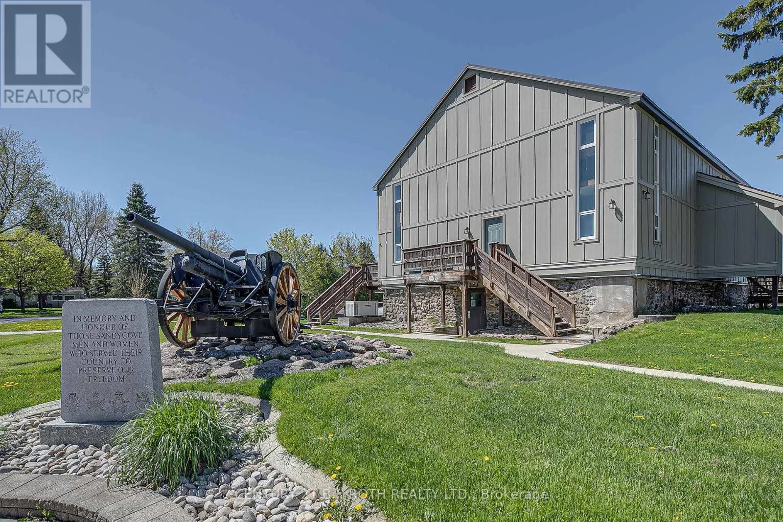 112 LINDEN LANE