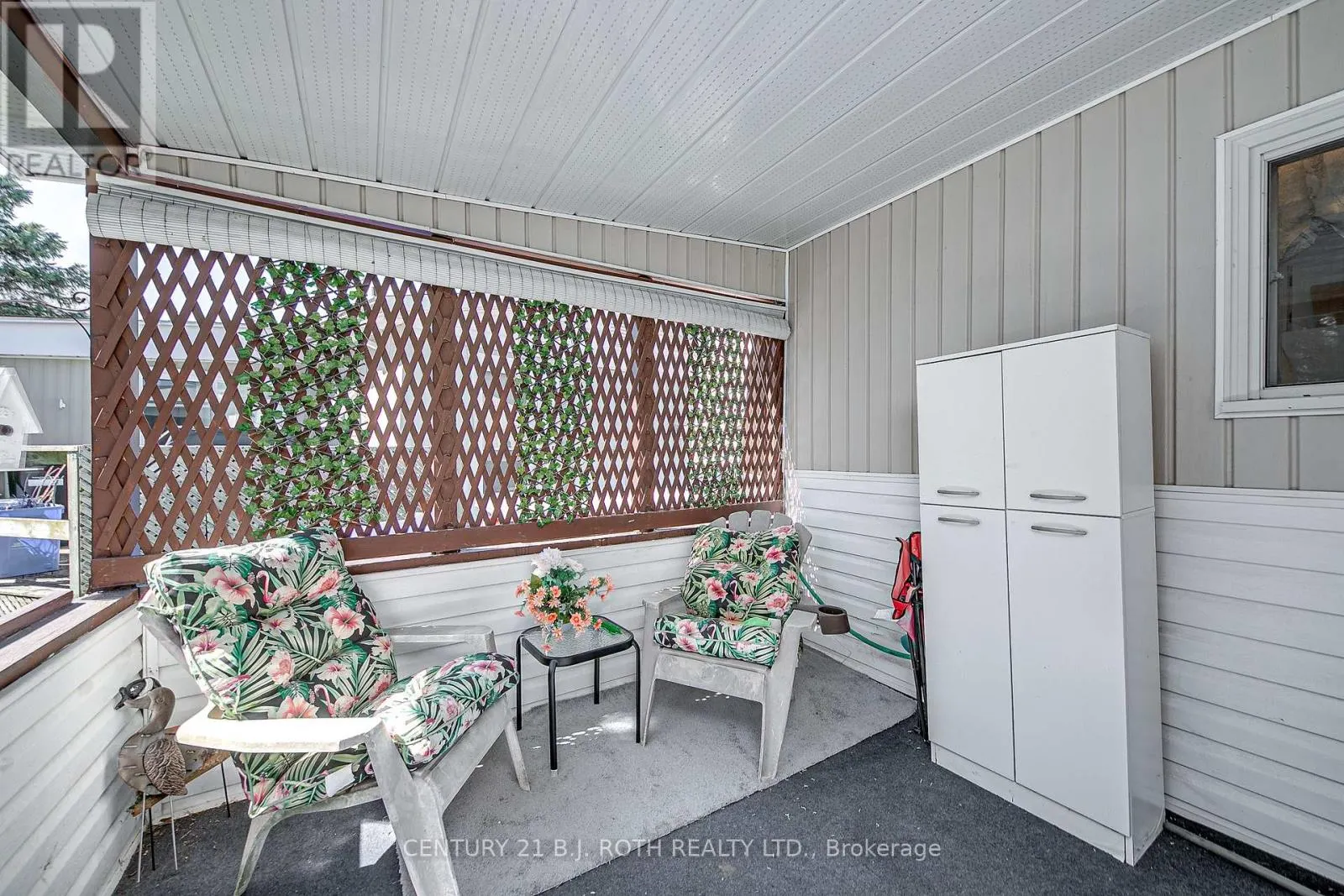 112 LINDEN LANE