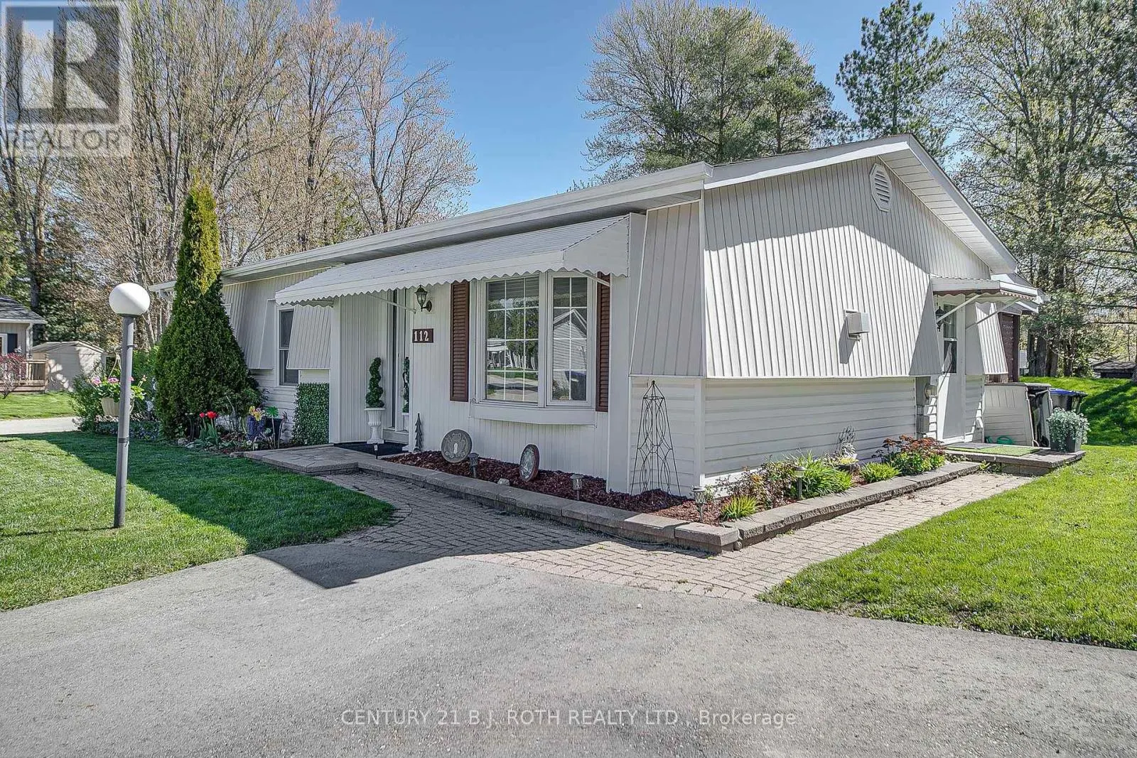 112 LINDEN LANE