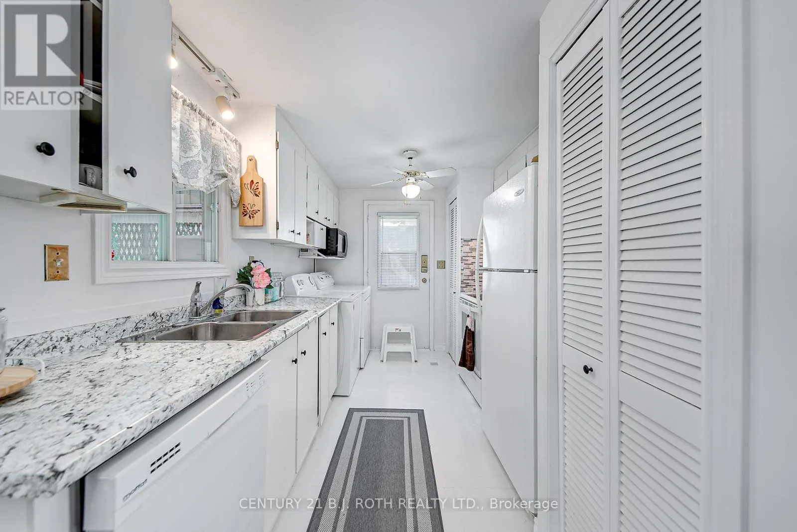 112 LINDEN LANE