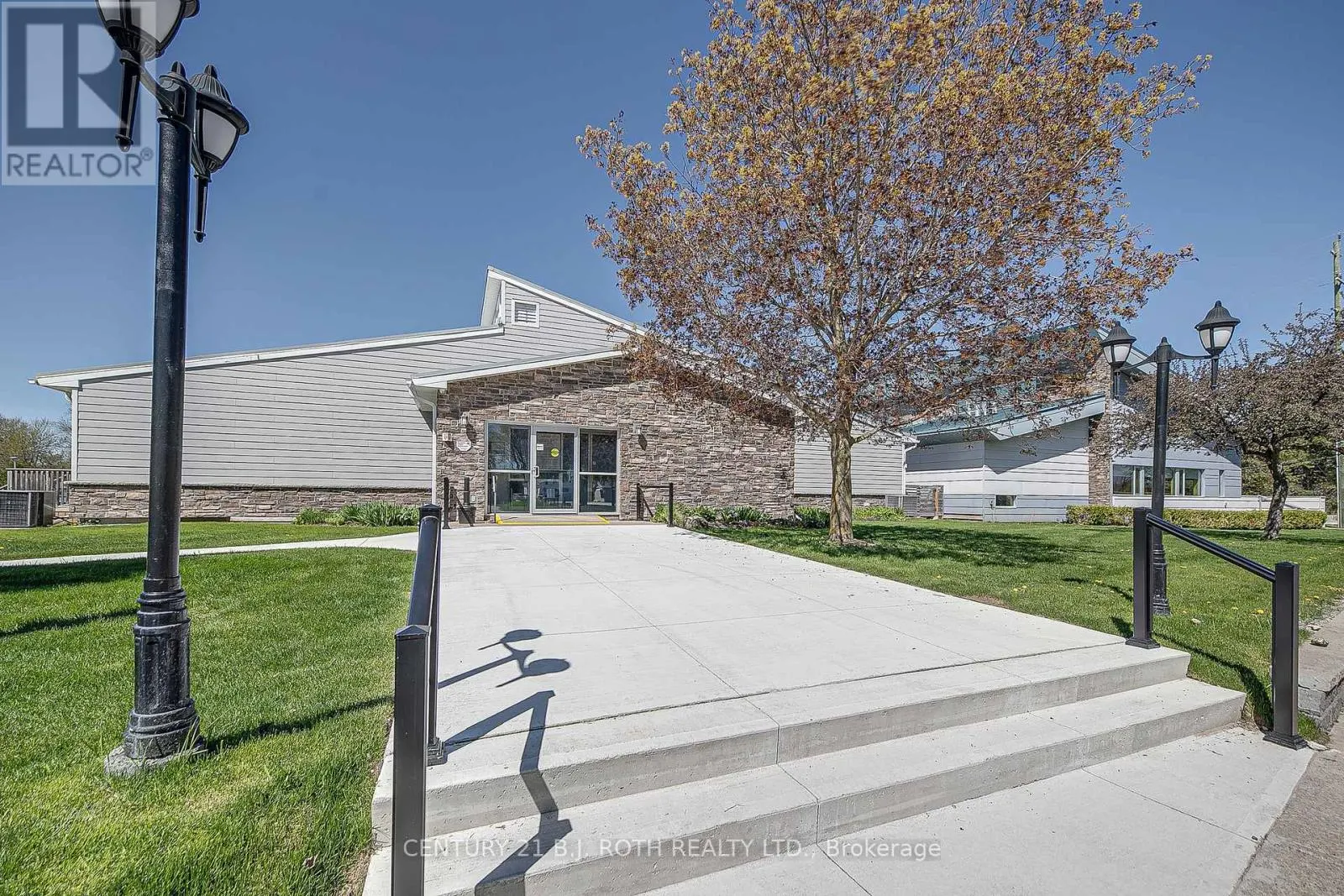 112 LINDEN LANE