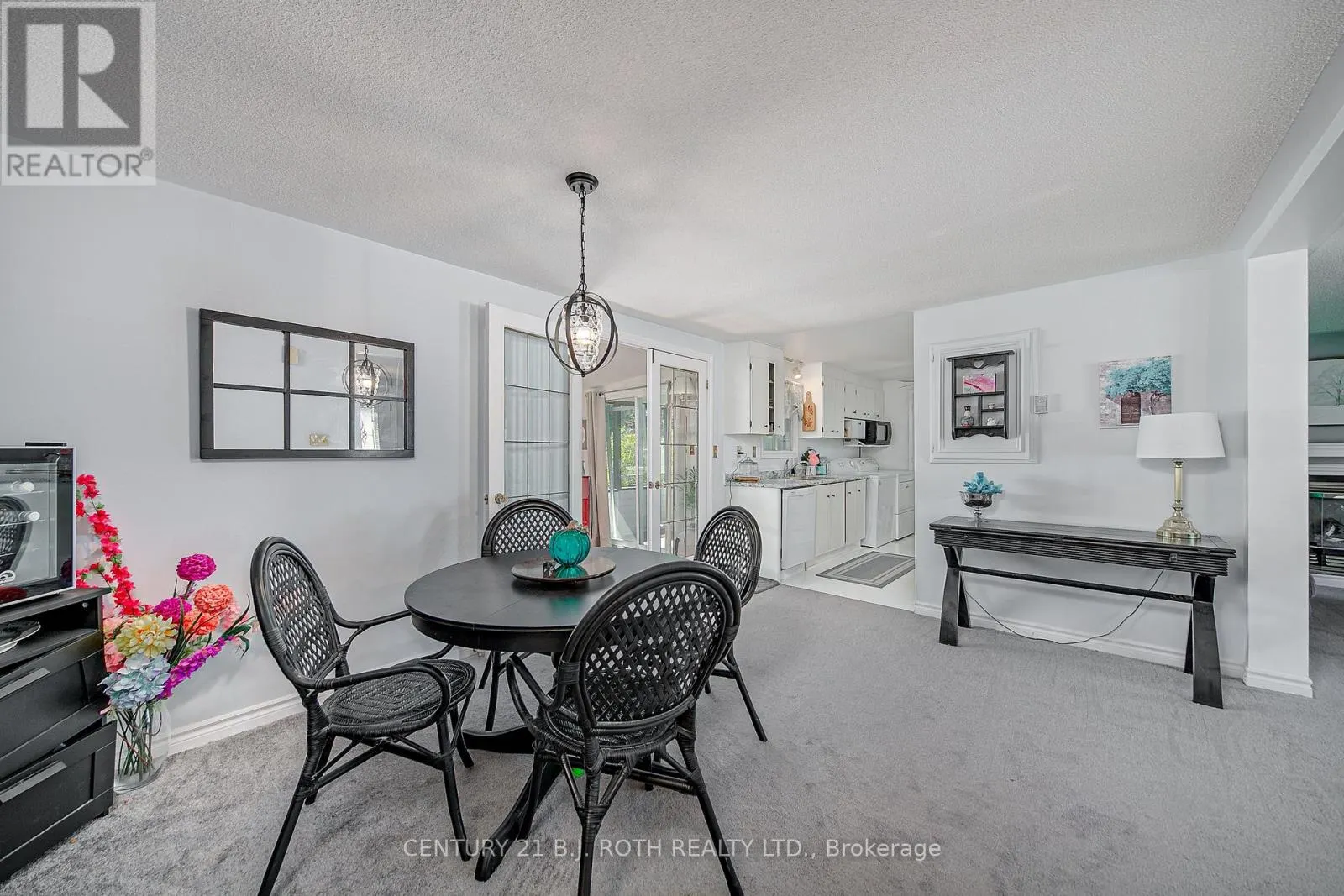 112 LINDEN LANE