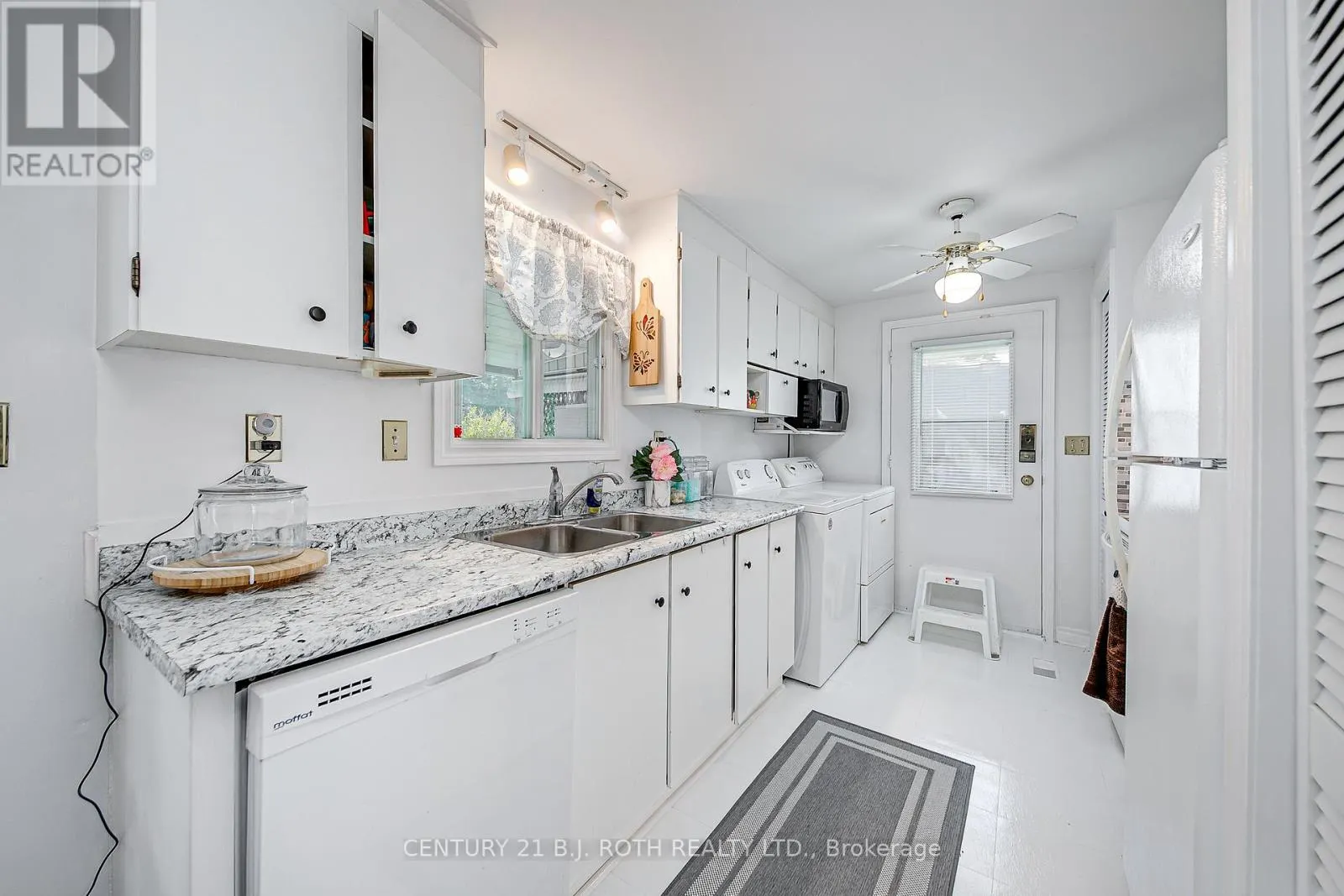 112 LINDEN LANE