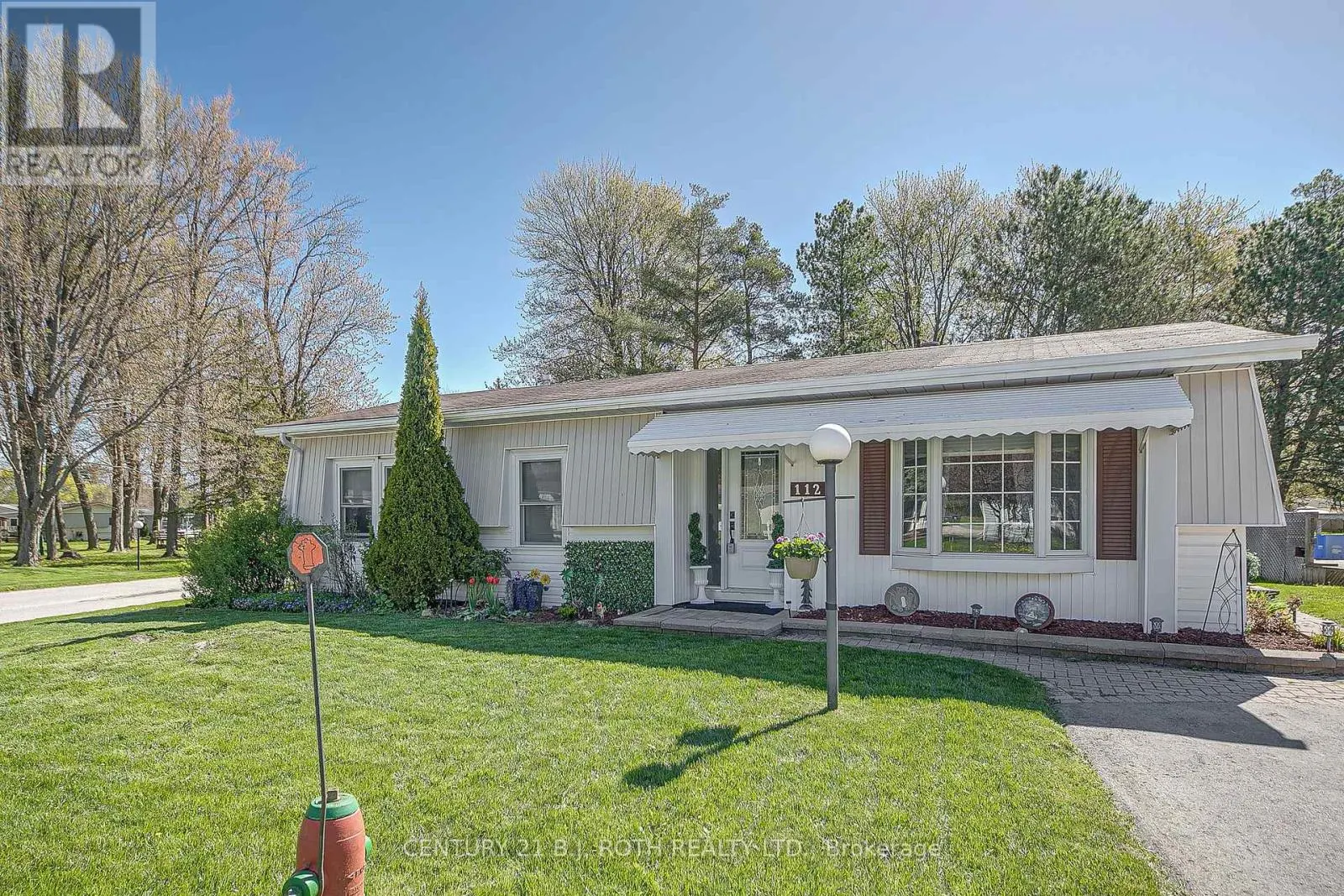 112 LINDEN LANE