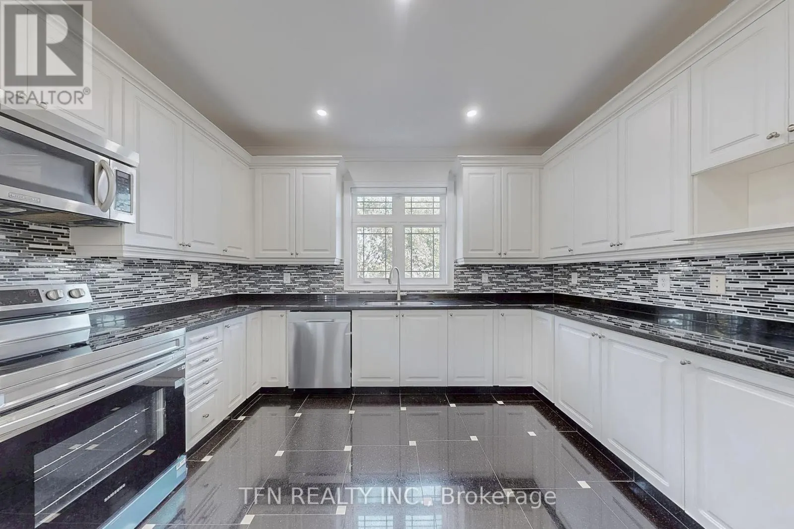 120 VALLEY VISTA DRIVE