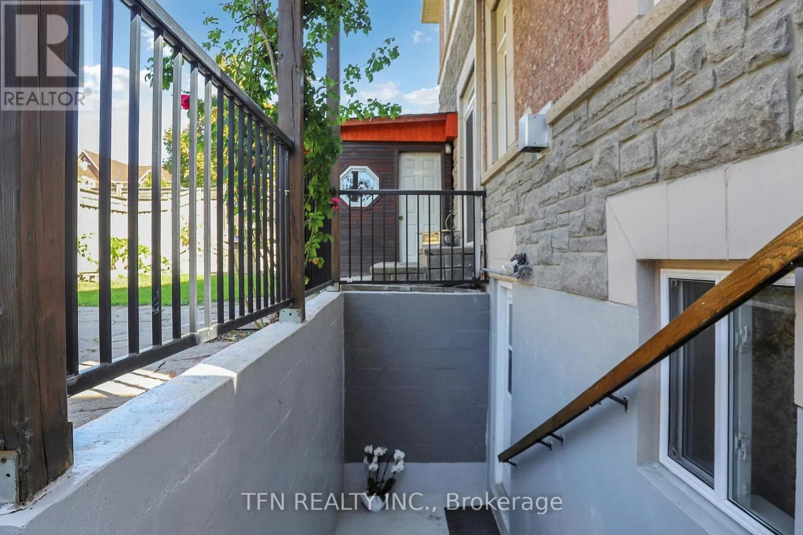120 VALLEY VISTA DRIVE