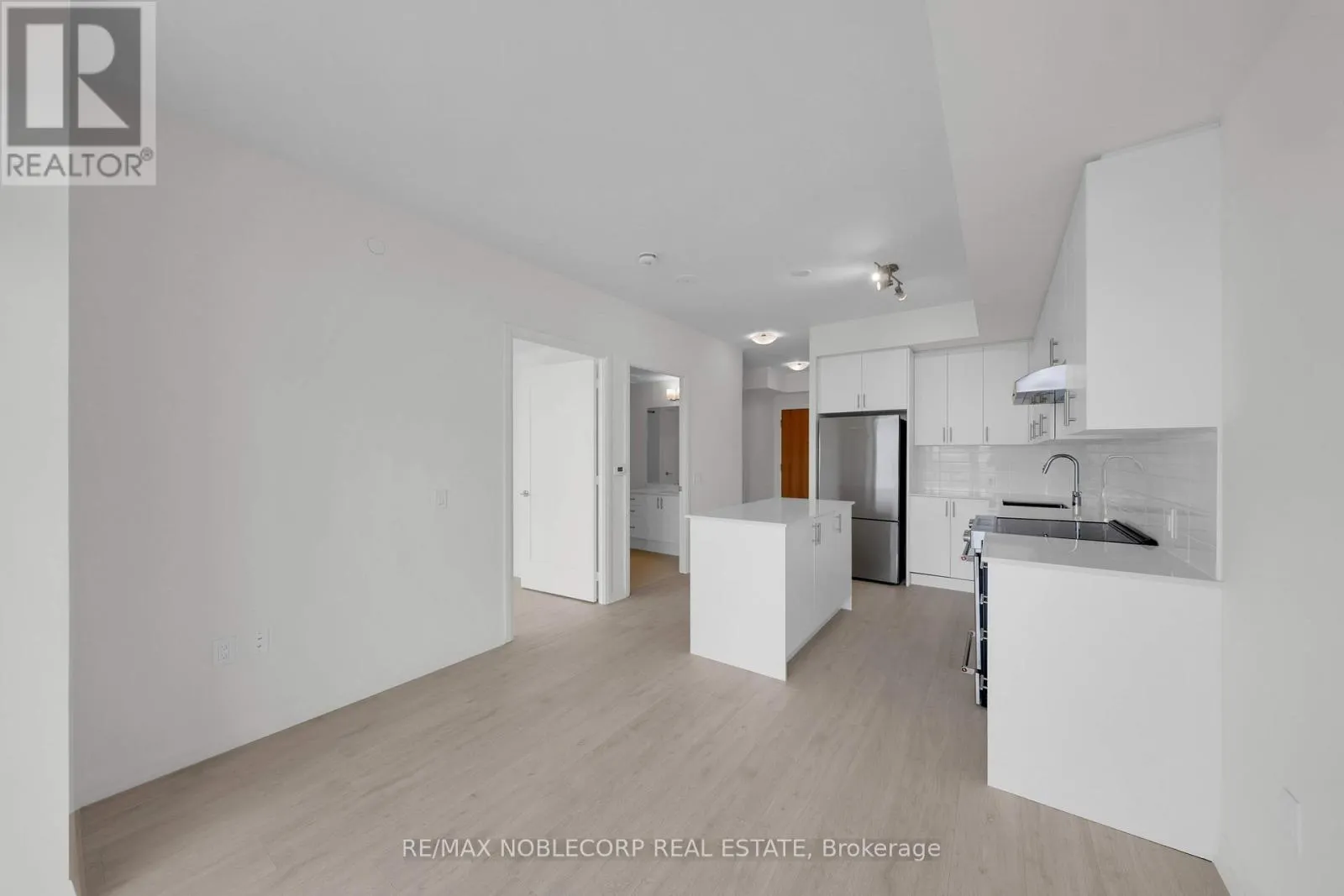 2107 - 8960 JANE STREET