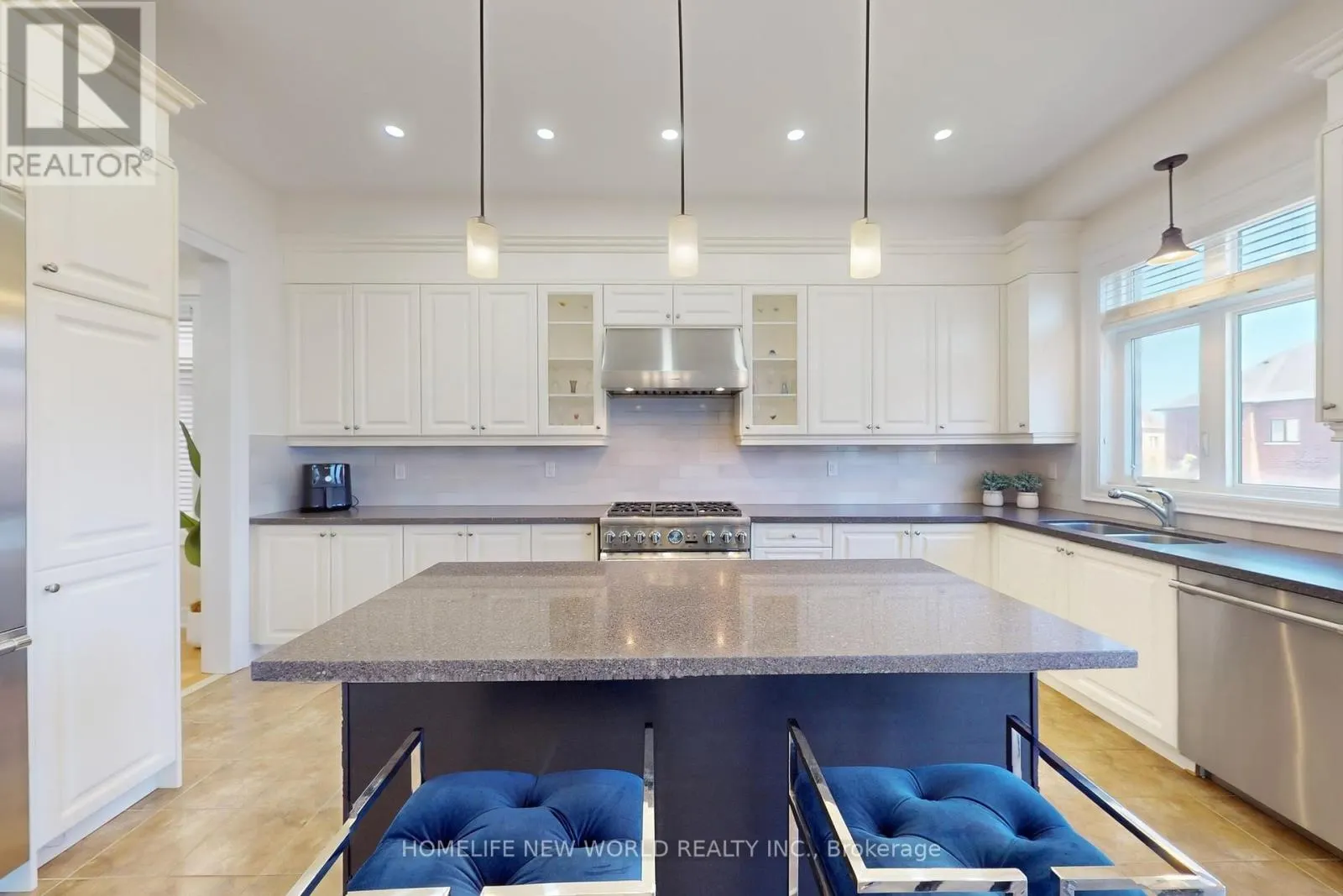 36 STRAWBRIDGE FARM DRIVE