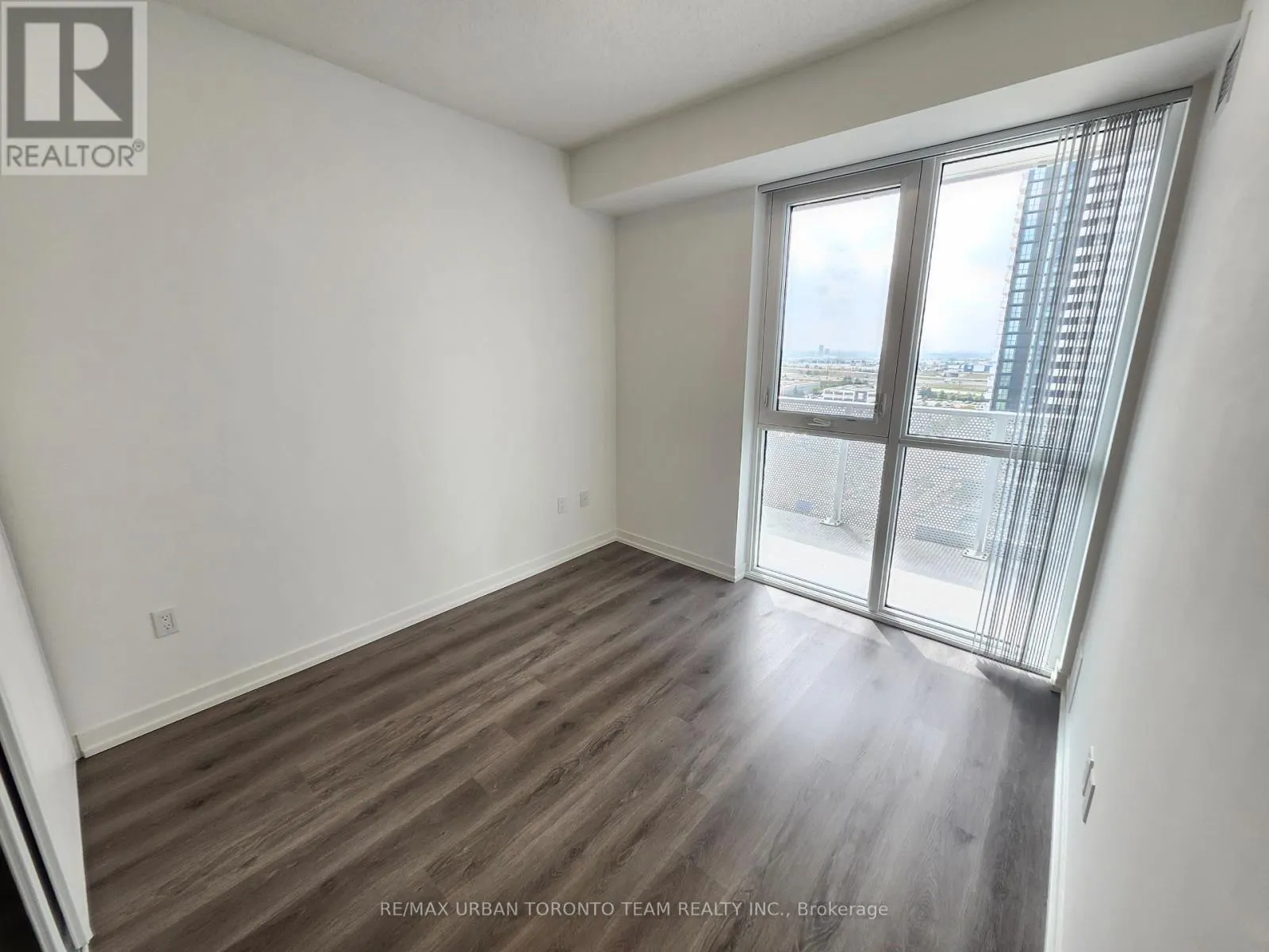 1215 - 28 INTERCHANGE WAY