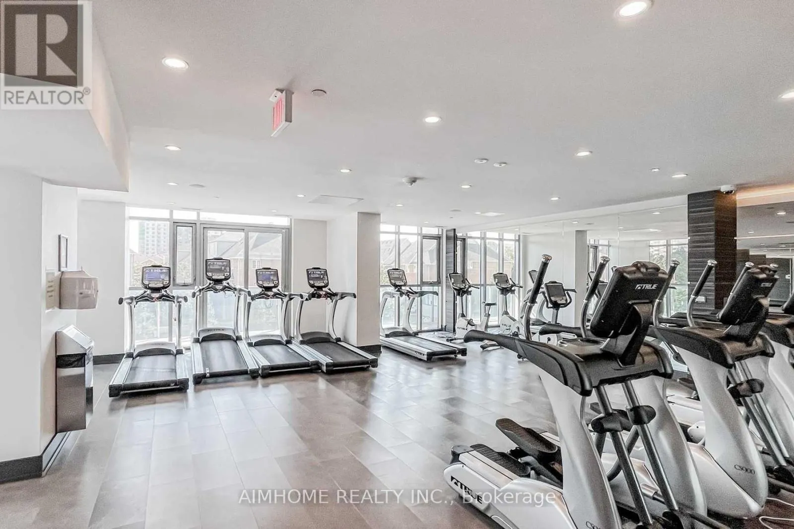 1202 - 9471 YONGE STREET