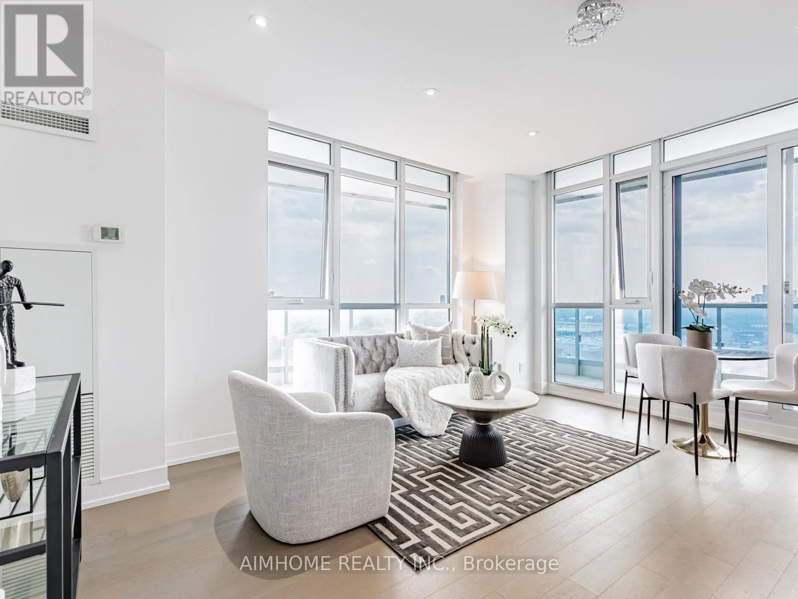 1202 - 9471 YONGE STREET