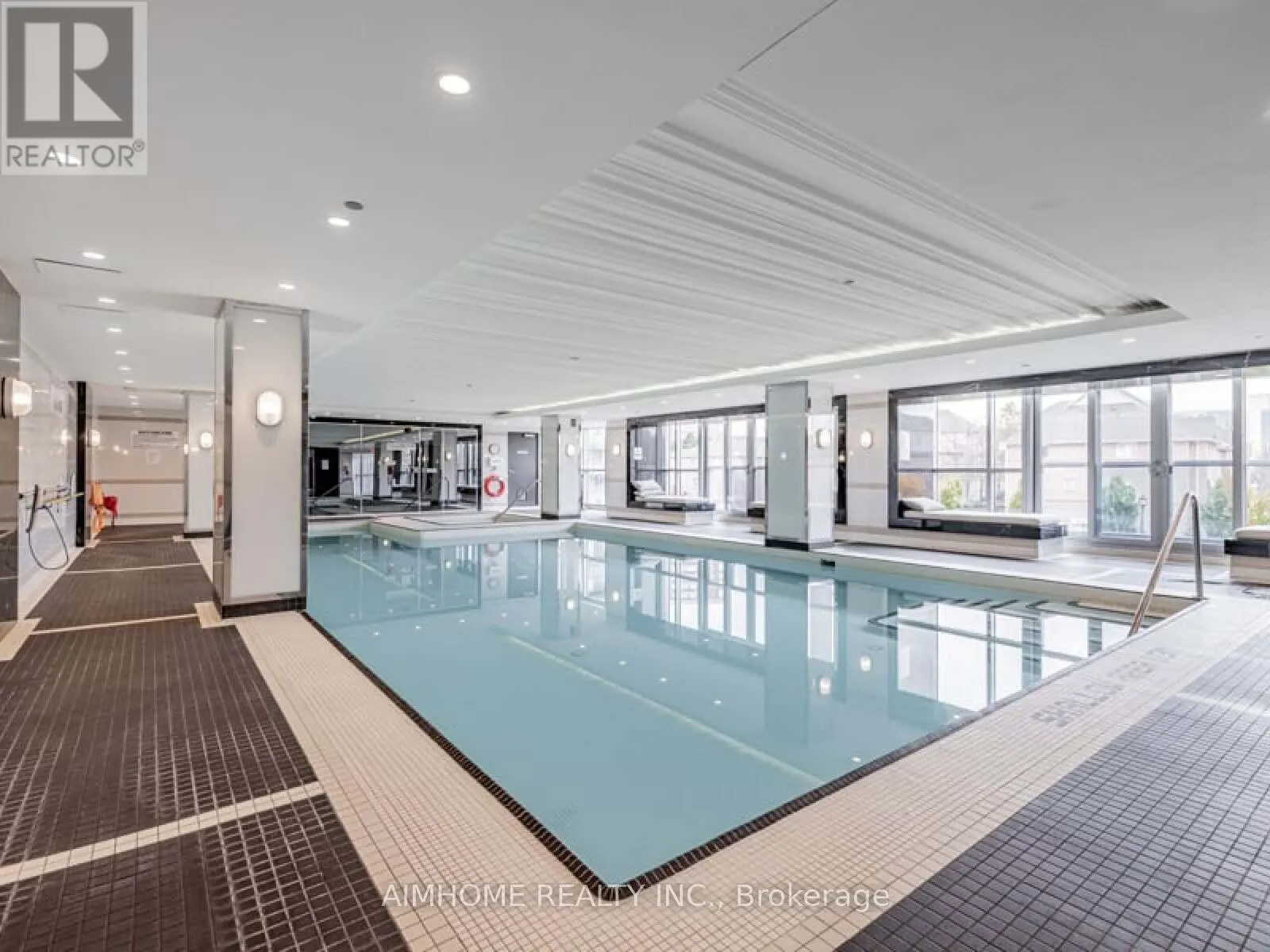 1202 - 9471 YONGE STREET