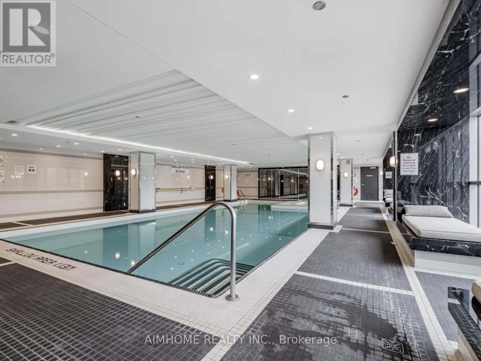 1202 - 9471 YONGE STREET
