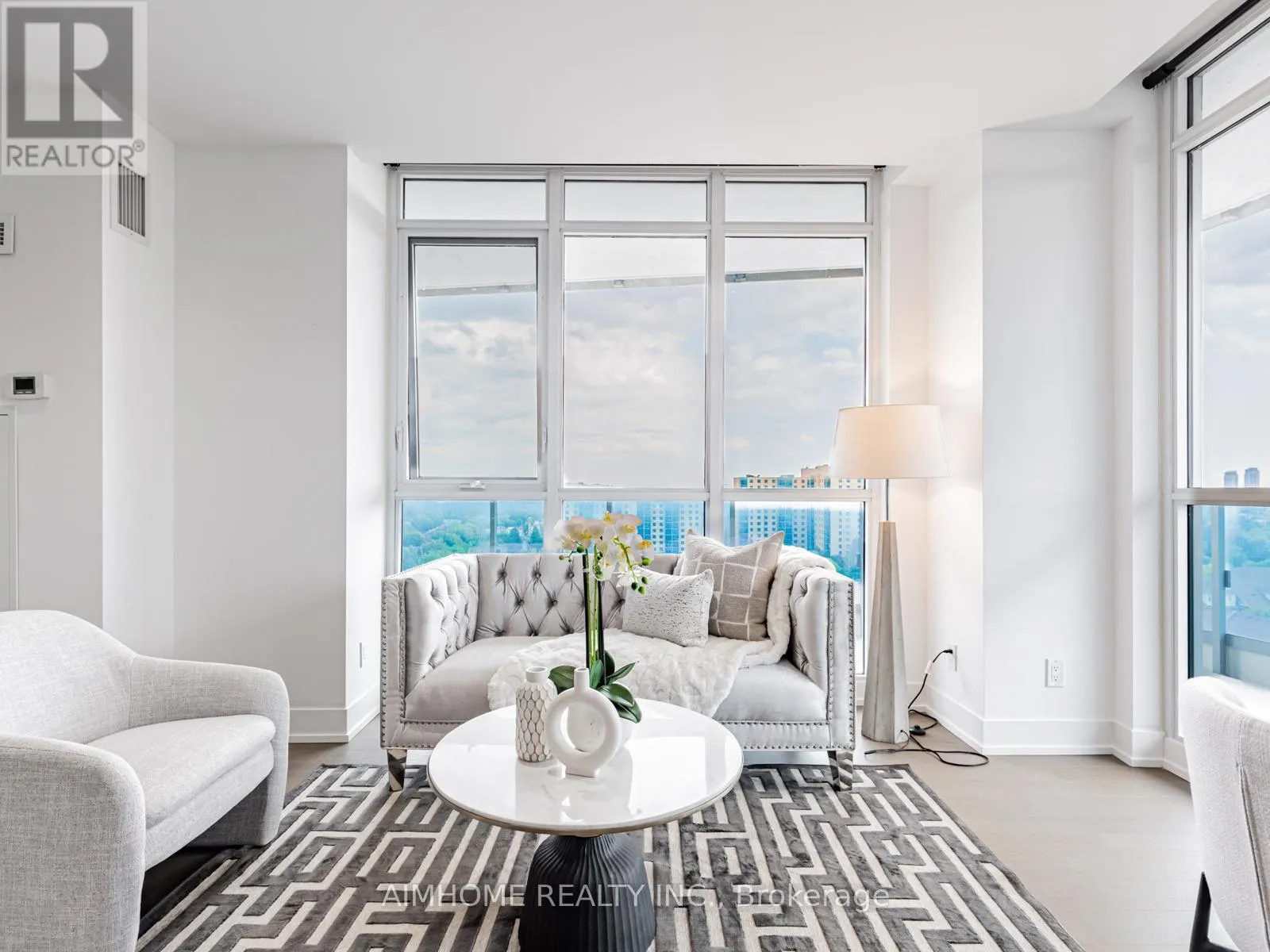 1202 - 9471 YONGE STREET