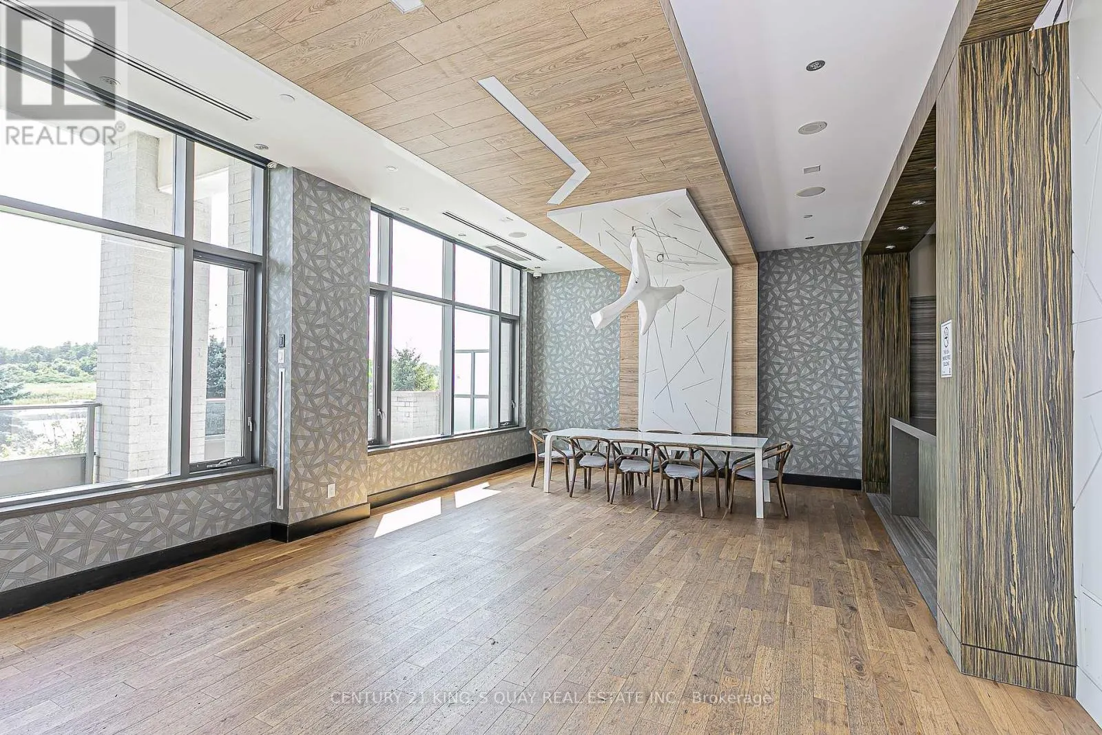 103 - 277 SOUTH PARK ROAD