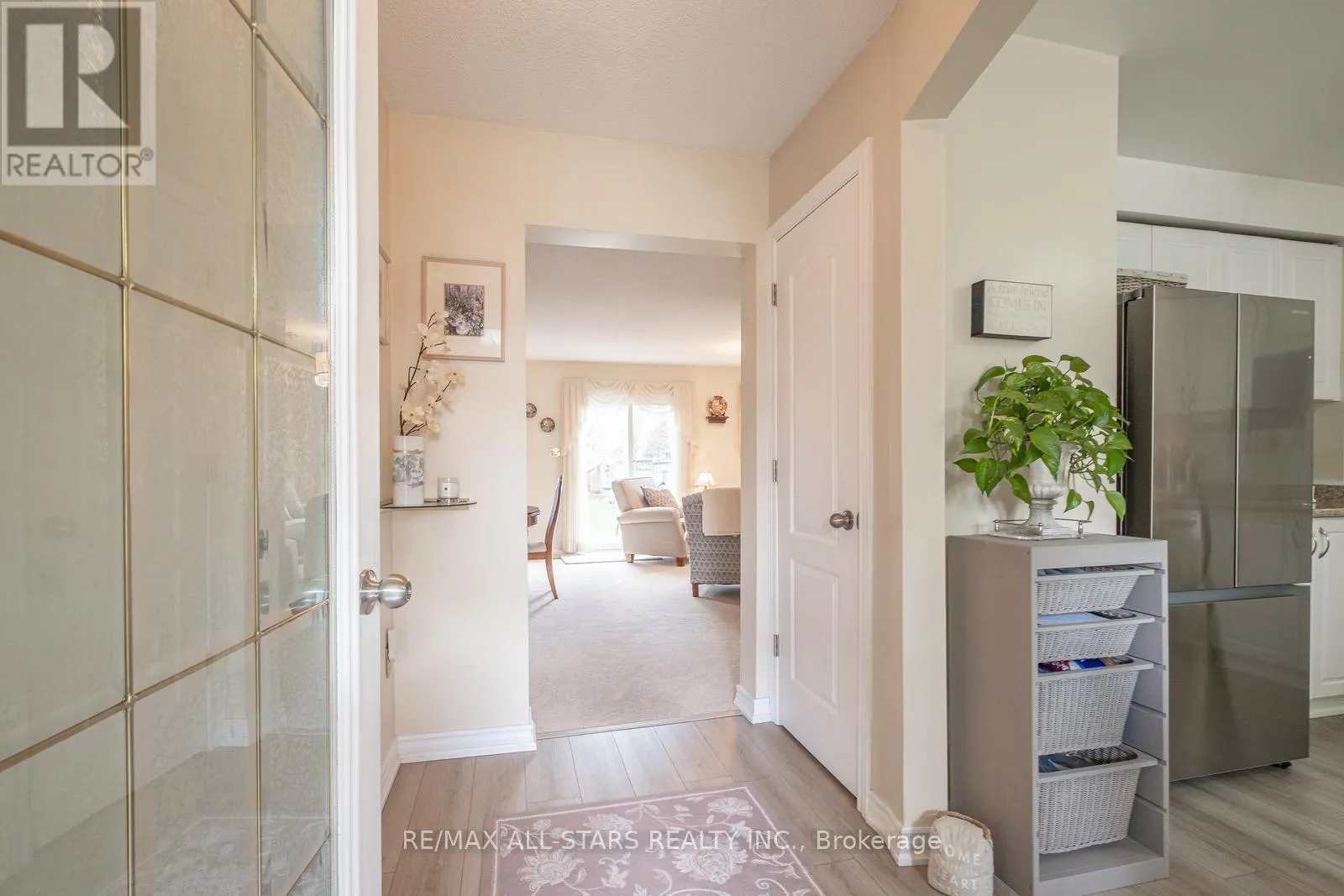 9 STEEPLEVIEW CRESCENT