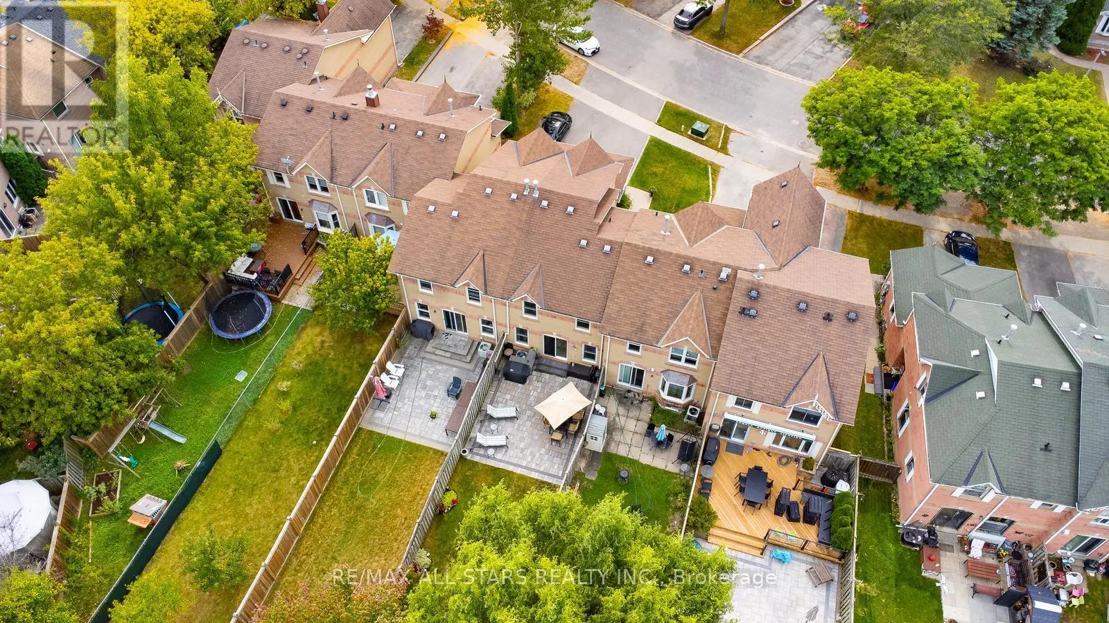9 STEEPLEVIEW CRESCENT
