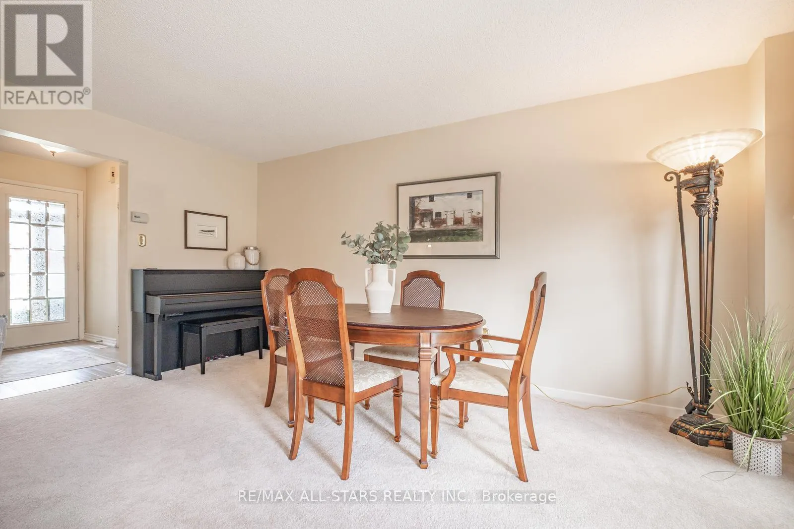 9 STEEPLEVIEW CRESCENT