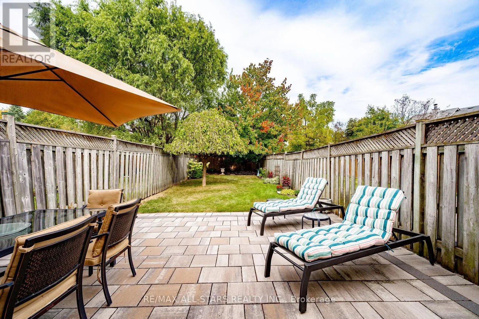 9 STEEPLEVIEW CRESCENT