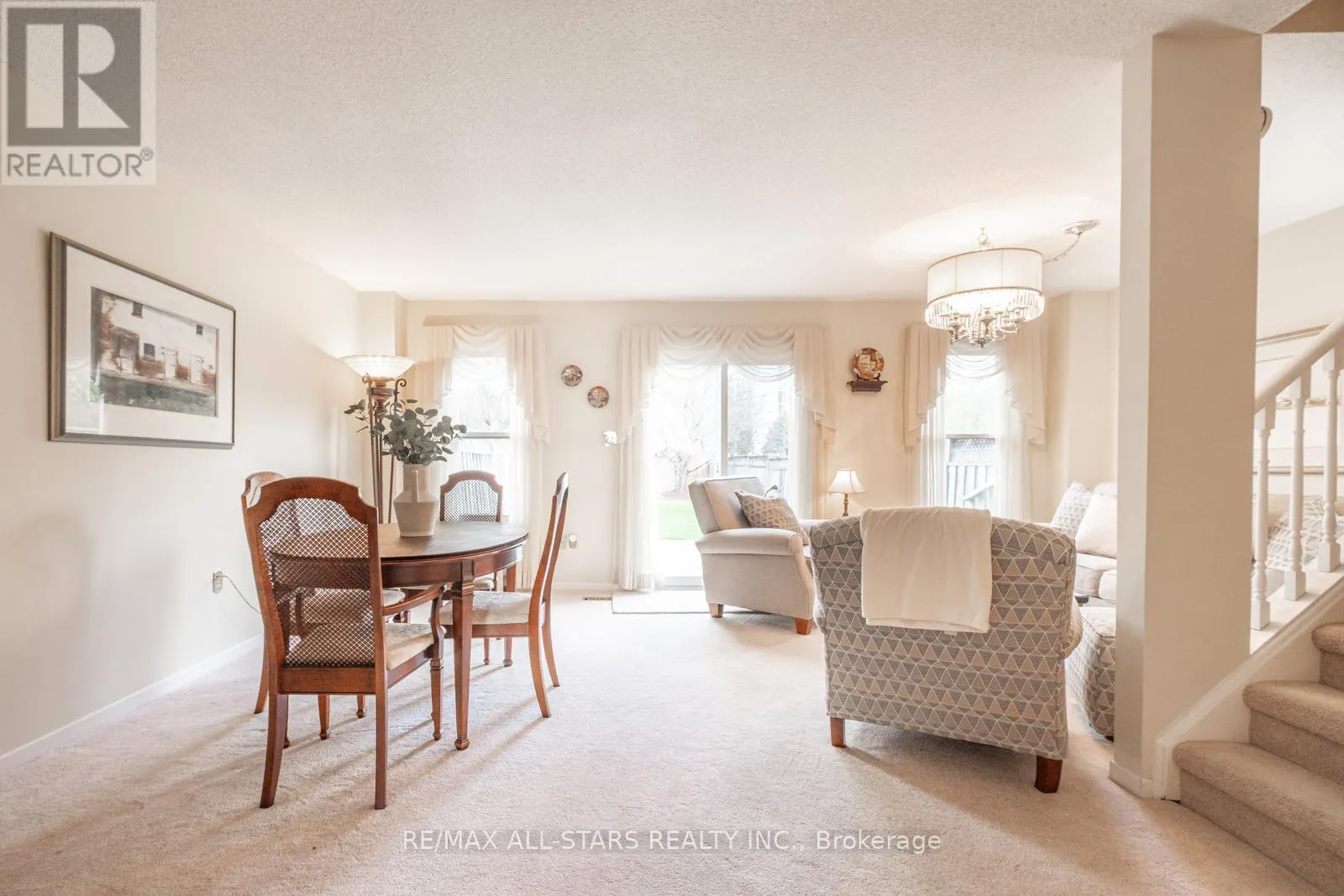9 STEEPLEVIEW CRESCENT