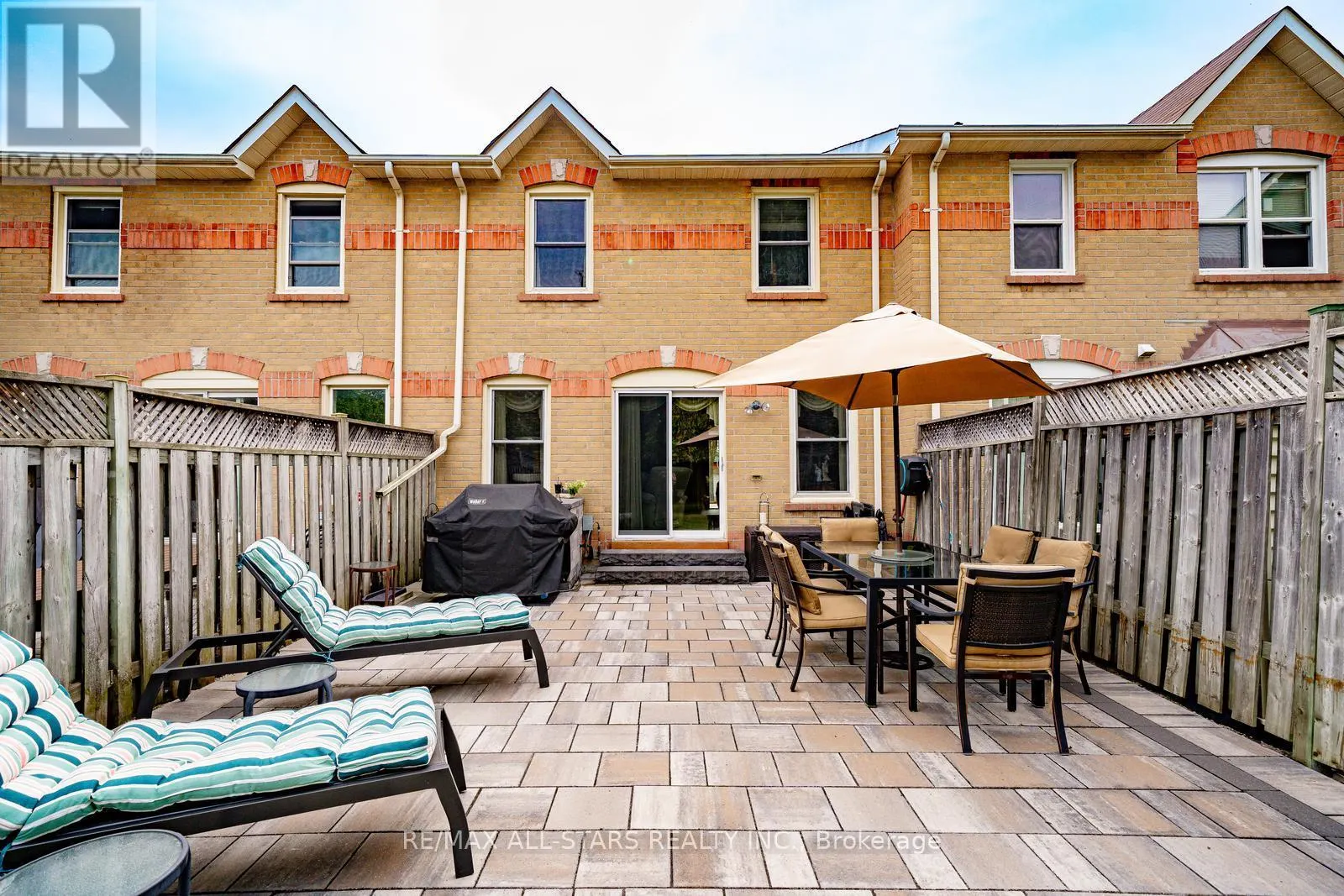9 STEEPLEVIEW CRESCENT